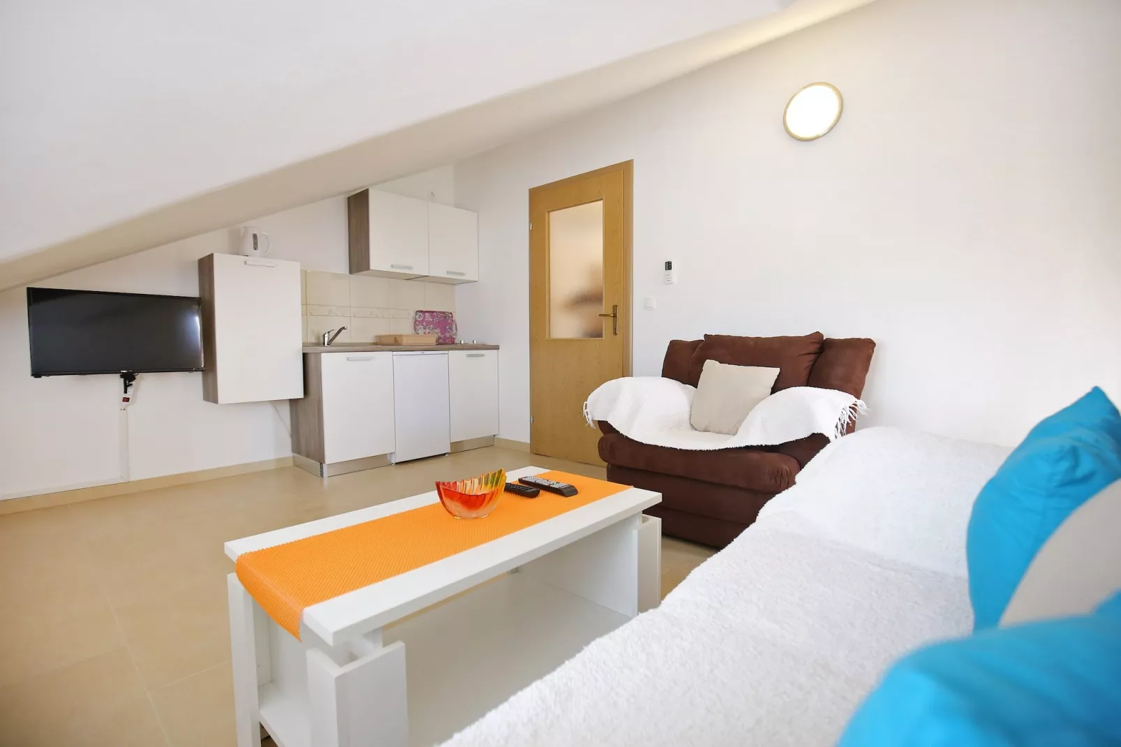 Apartments Kapetan -  Standard Studio Apartment with Terrace-Woonkamer