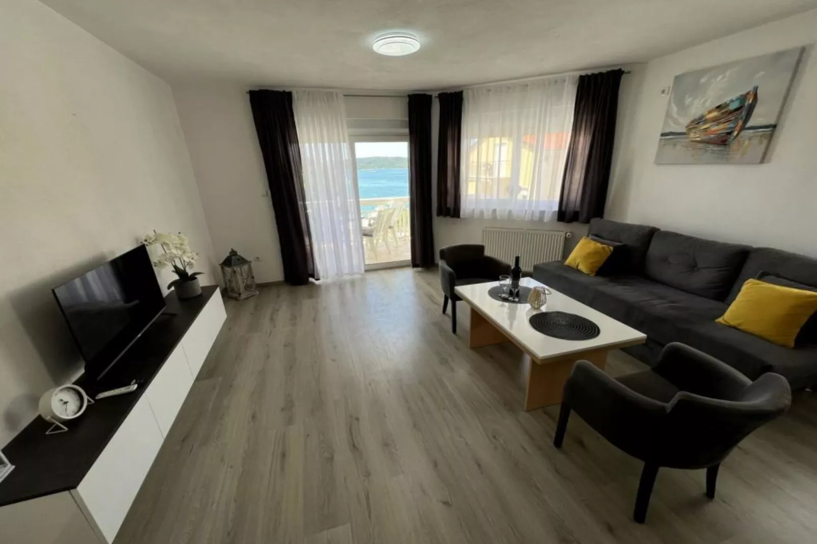 Villa Tomi  - Classic One Bedroom Apartment With Sea View (7)-Woonkamer