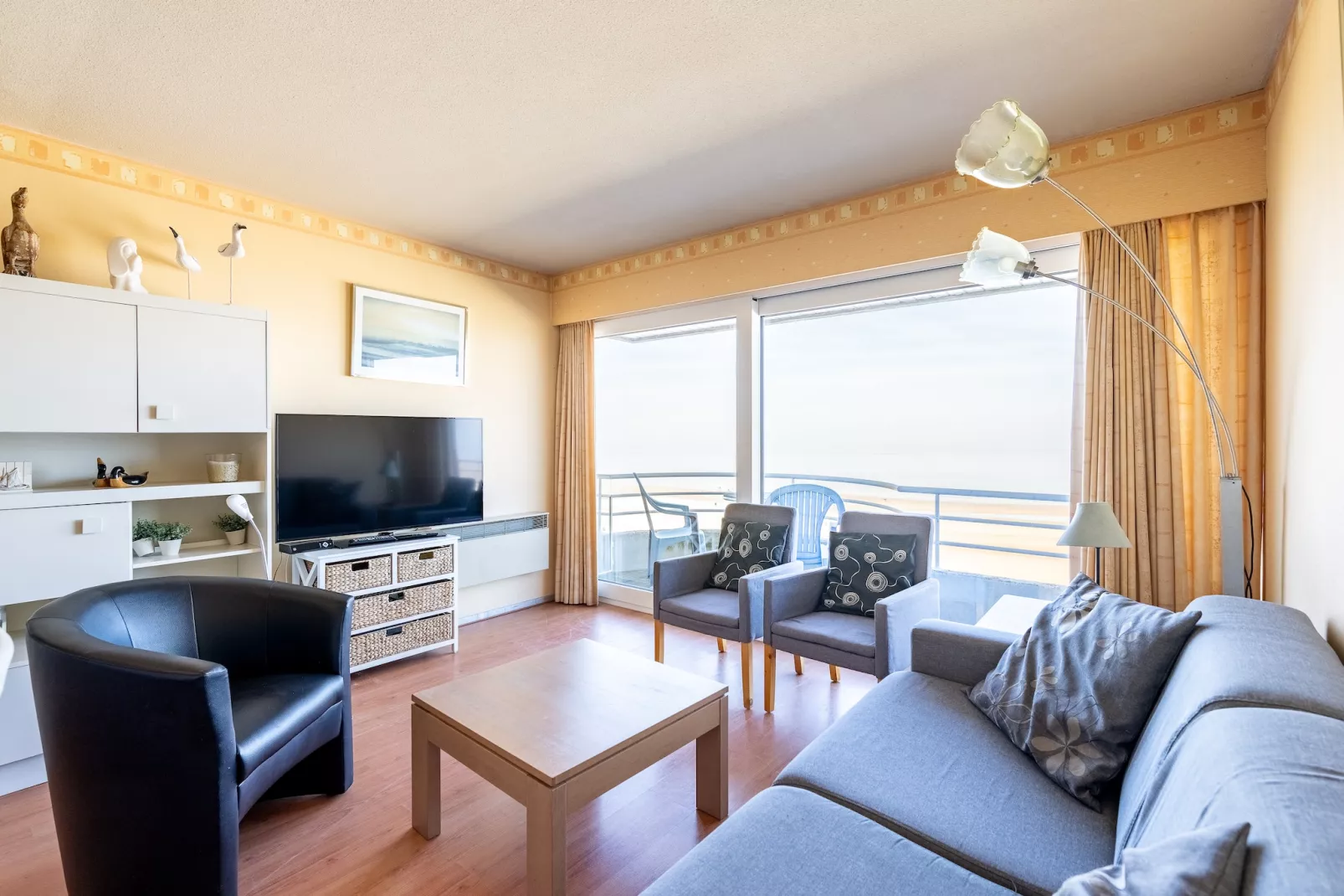 CONTINENTAL D6-Woonkamer