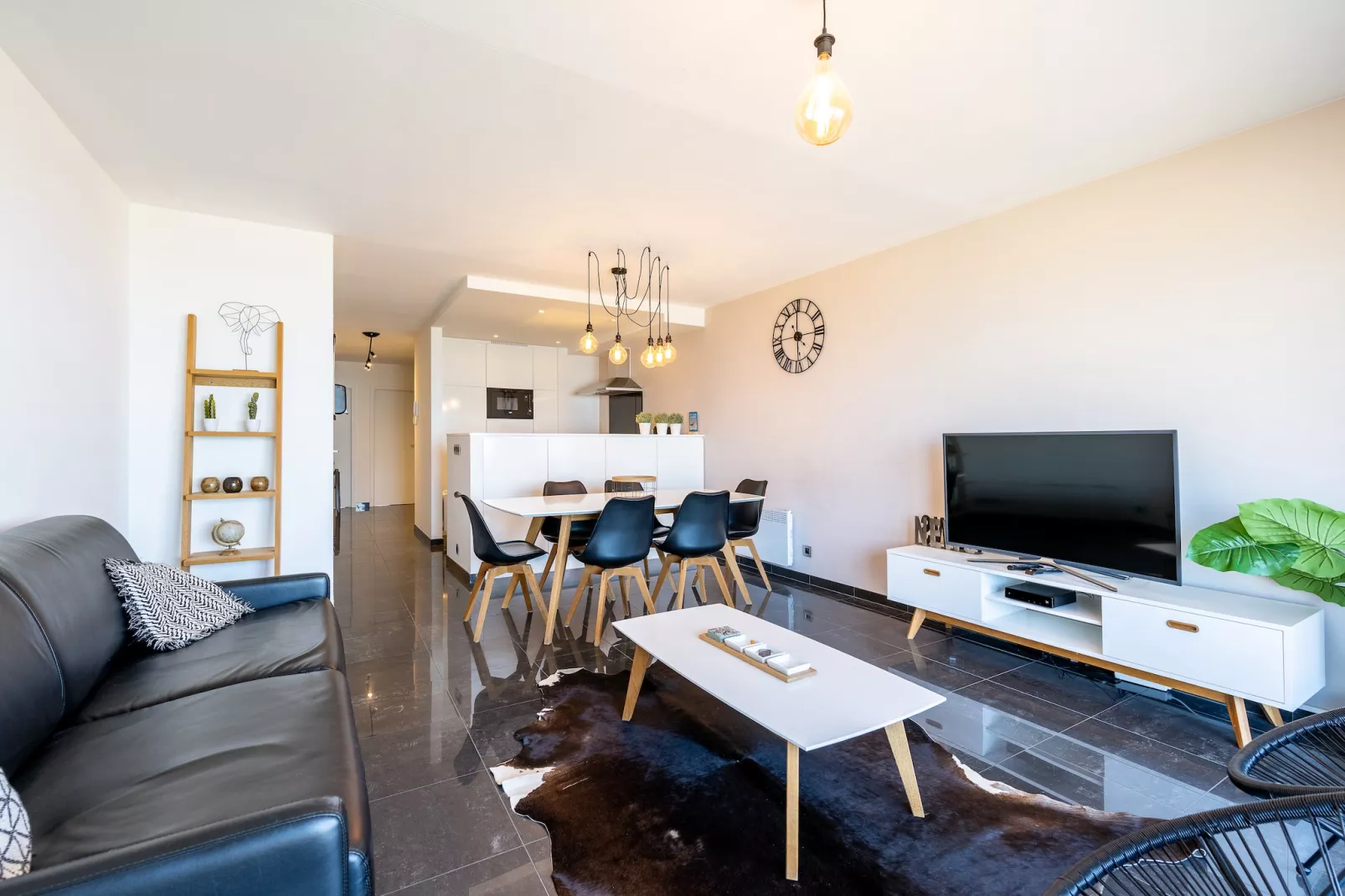 LECOMTE 6A-Woonkamer
