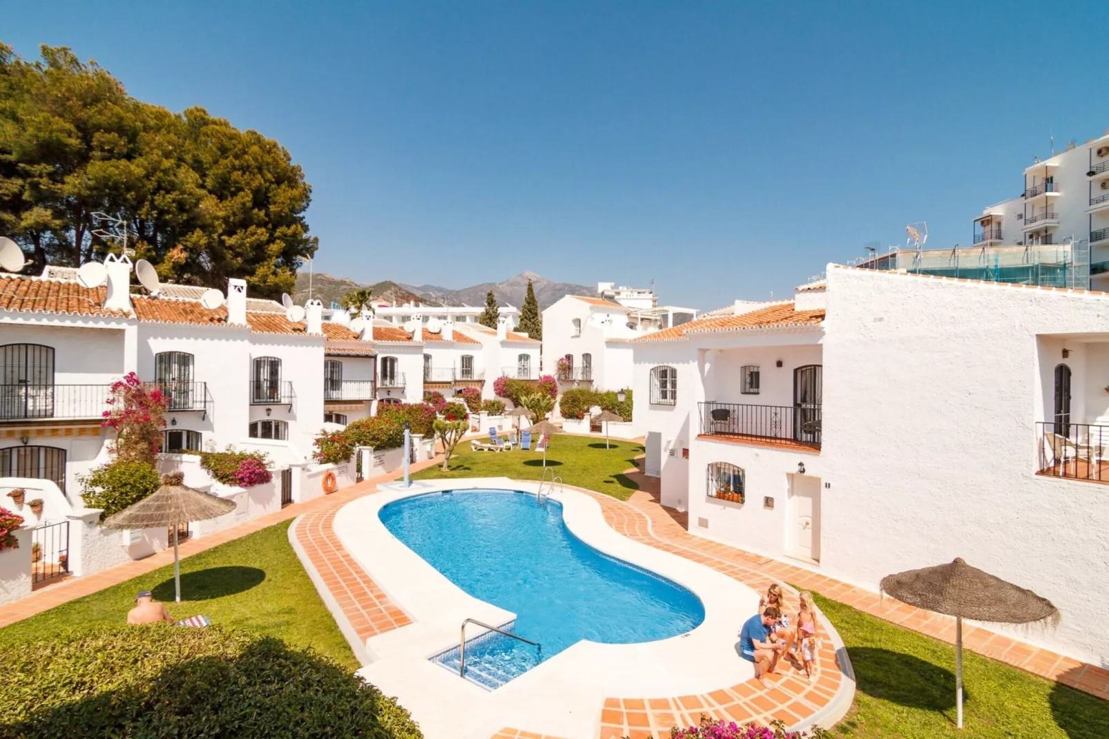 Los Pinos 23 Villas by Casasol-Zwembad