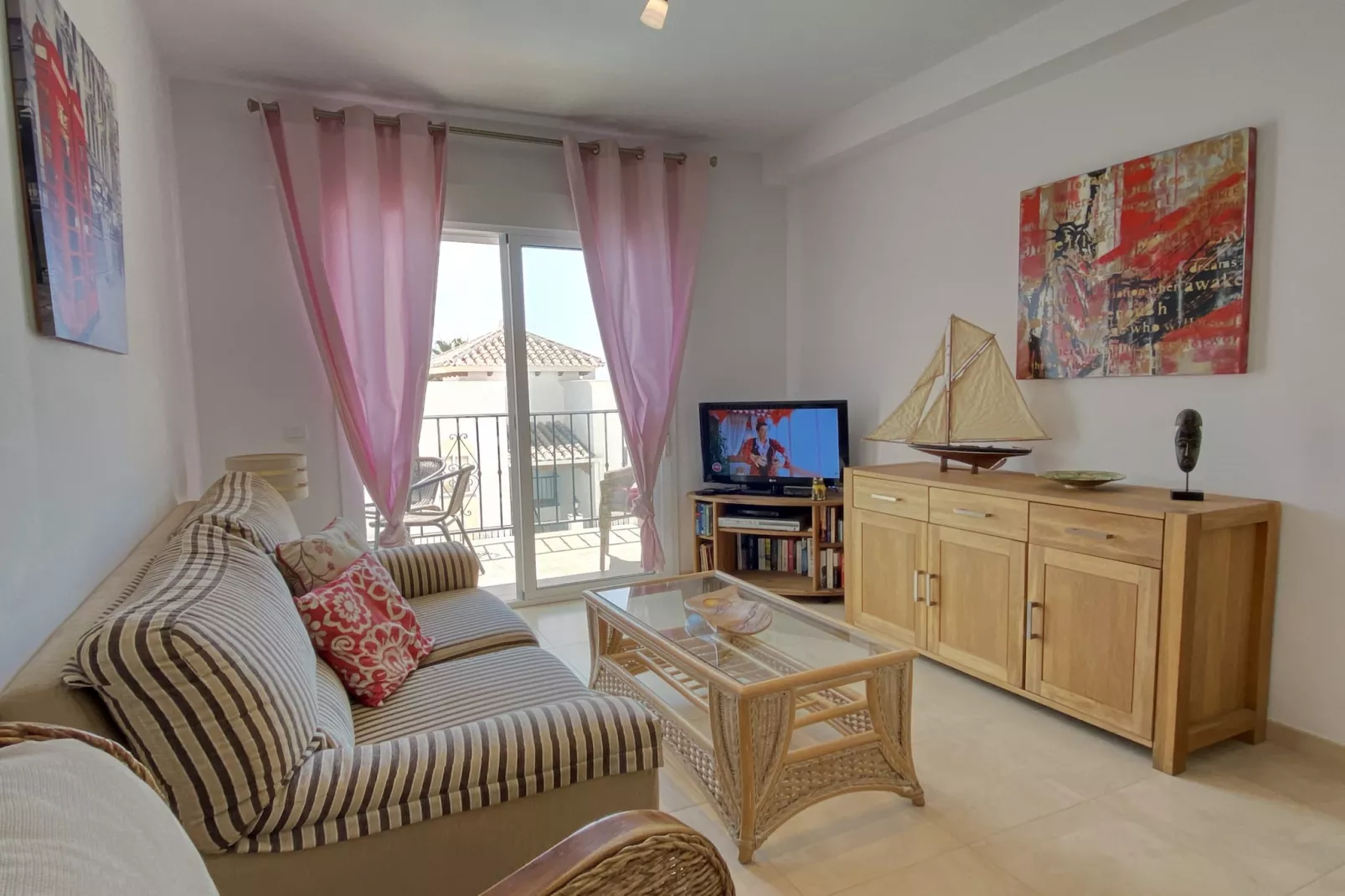 Chimenea Pinar 2 Apartment by Casasol-Woonkamer