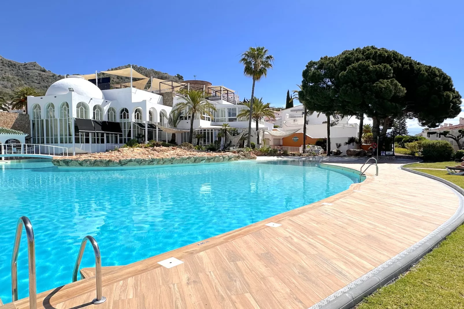 Hibiscos 36 San Juan de Capistrano by Casasol-Buitenkant zomer