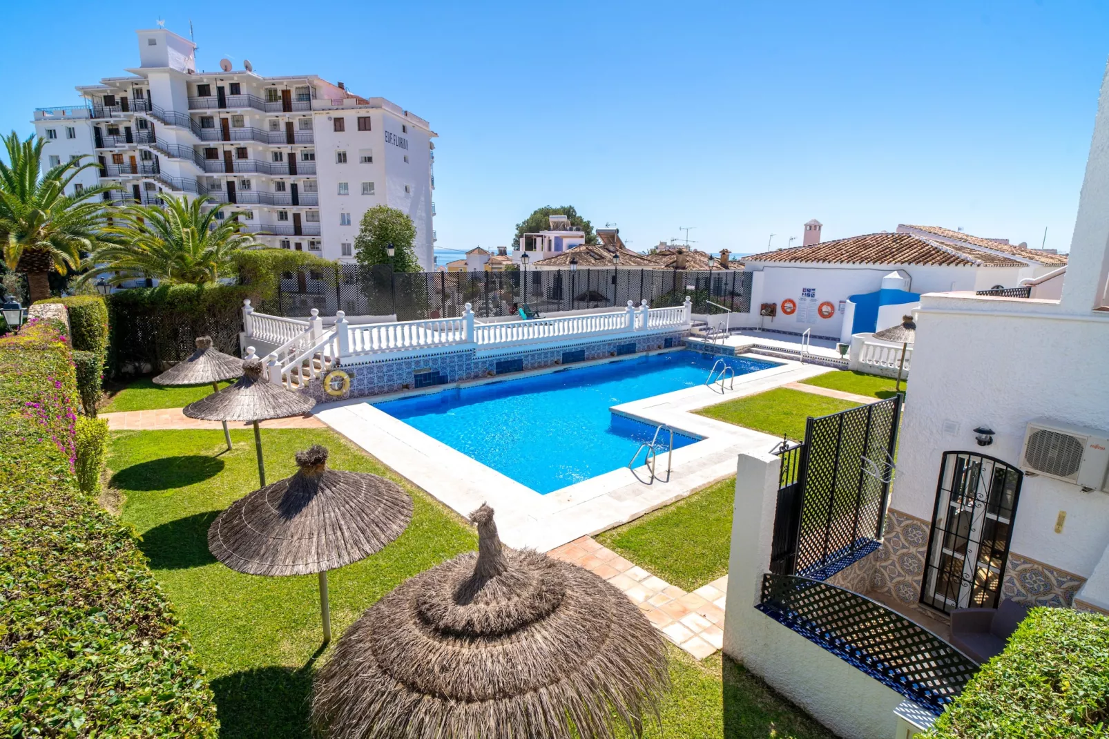 Verano Azul Seasun 90B by Casasol-Zwembad