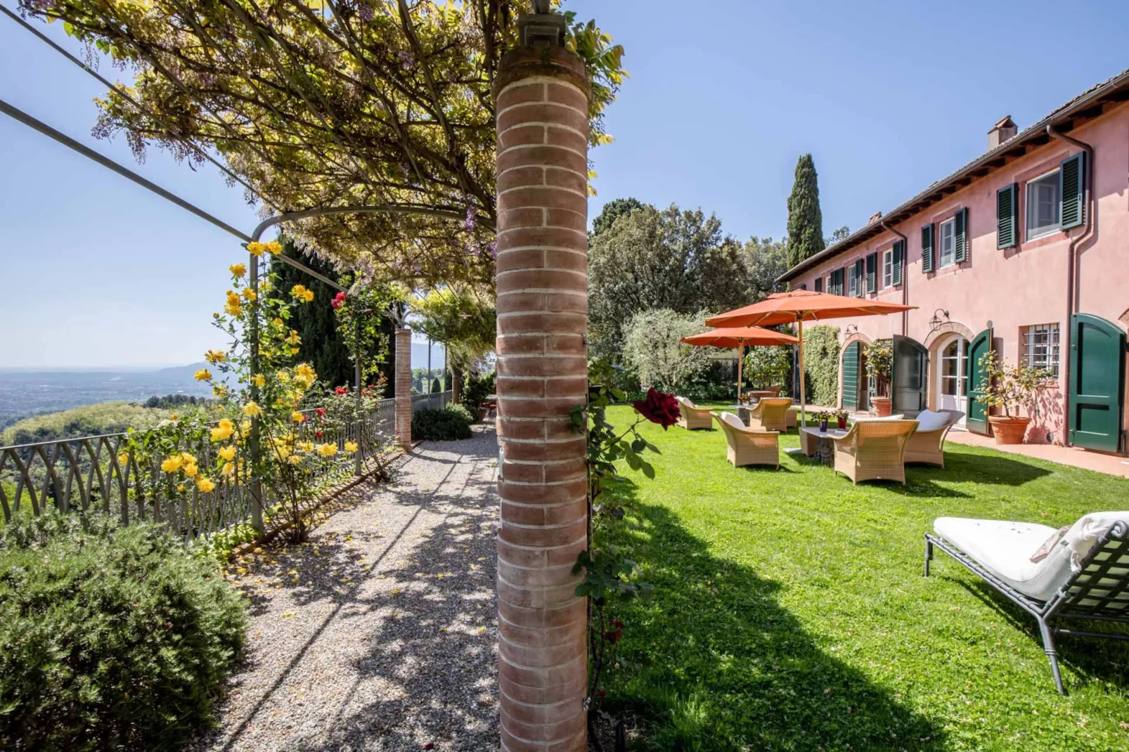 Villa Petra-Niet-getagd