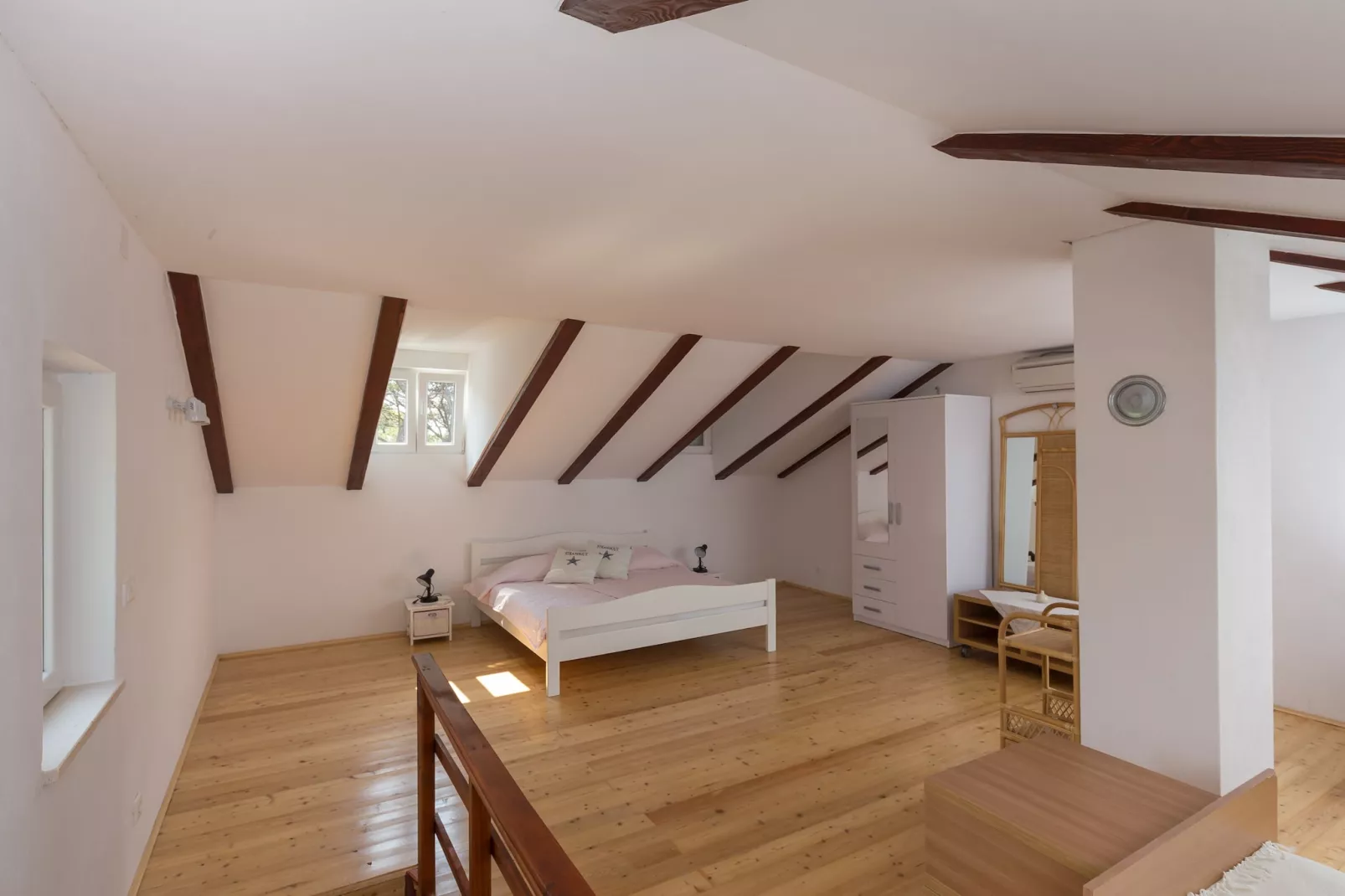 Holiday Home Jekavac -Three Bedroom Apartment with Terrace and Sea View-Slaapkamer