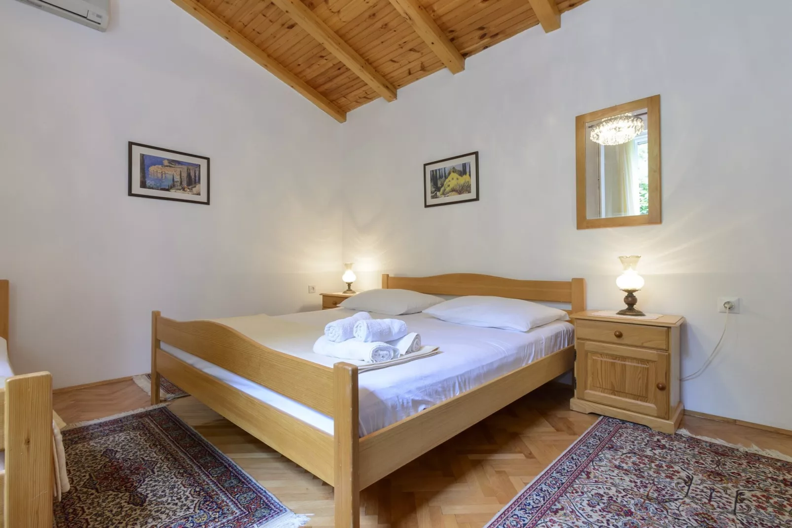 Oreb Dream Apartments - One Bedroom Apartment with Terrace and Garden View (Apartment 3)-Slaapkamer