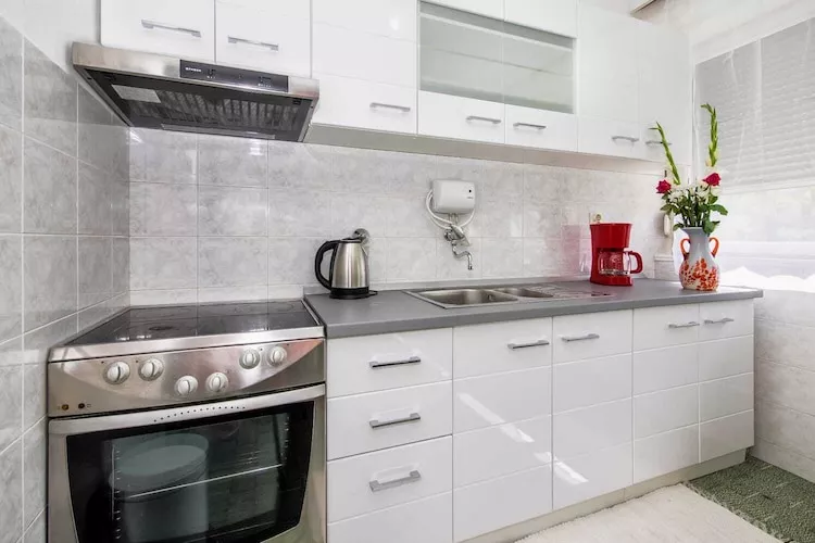 Luxury Split Center Apartment - Two Bedroom Apartment with Balcony-Keuken