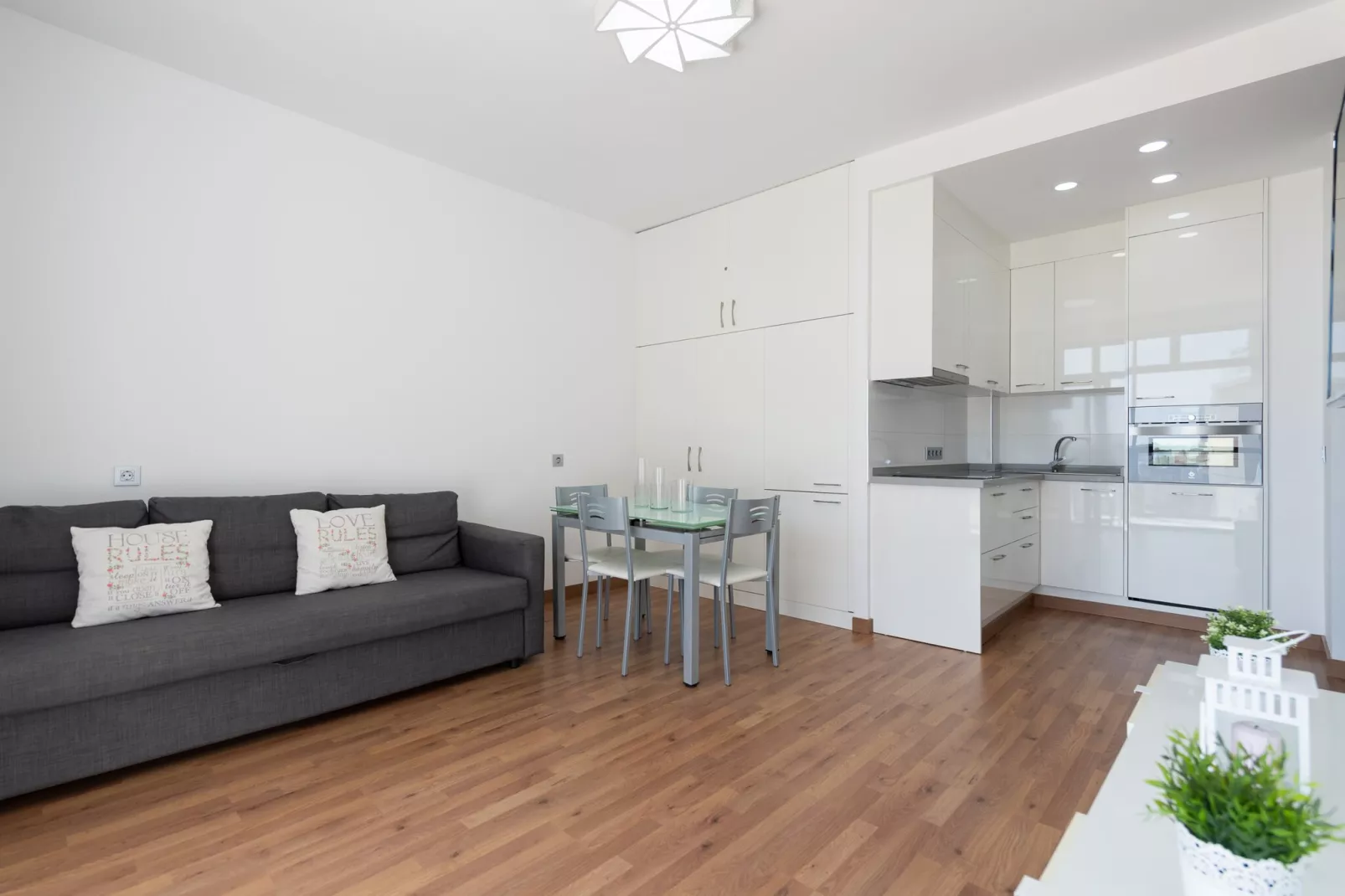 Lovely balcony sea views By CanariasGetaway-Woonkamer