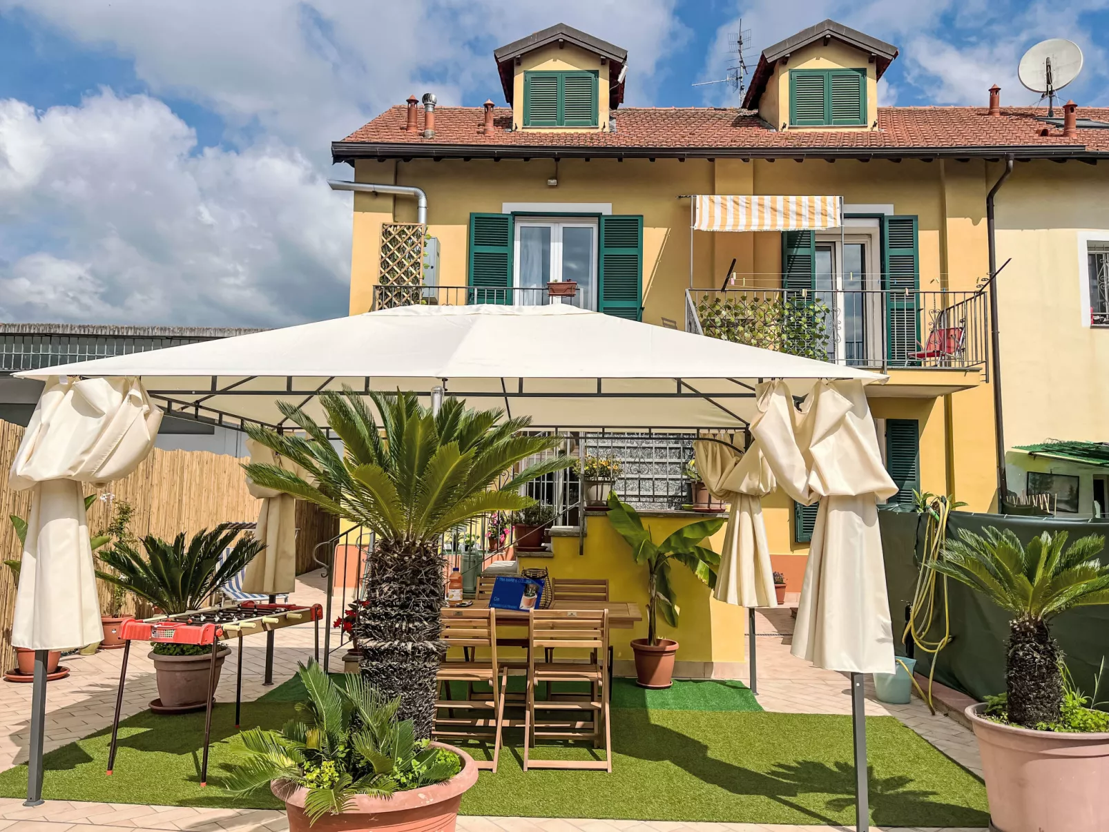 Tra Collina e Mare-Buiten