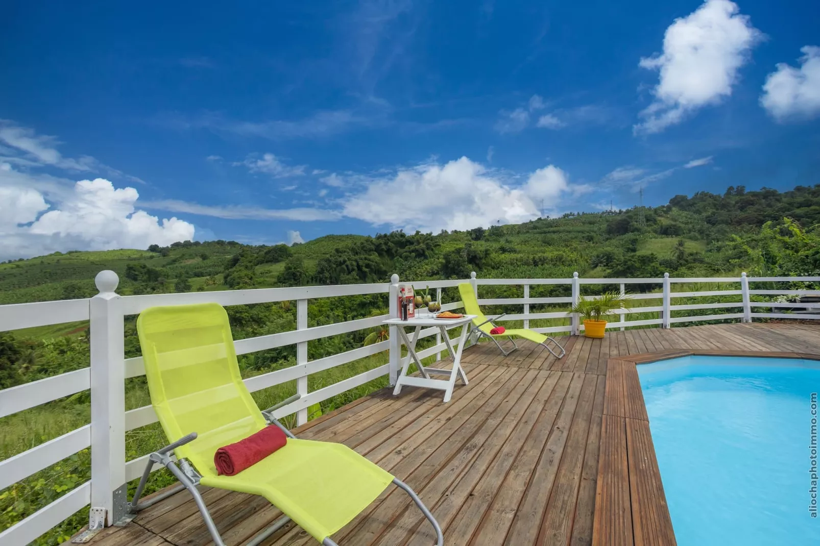 Bungalow avec piscine au cœur de la campagne Vert - Zwembad
