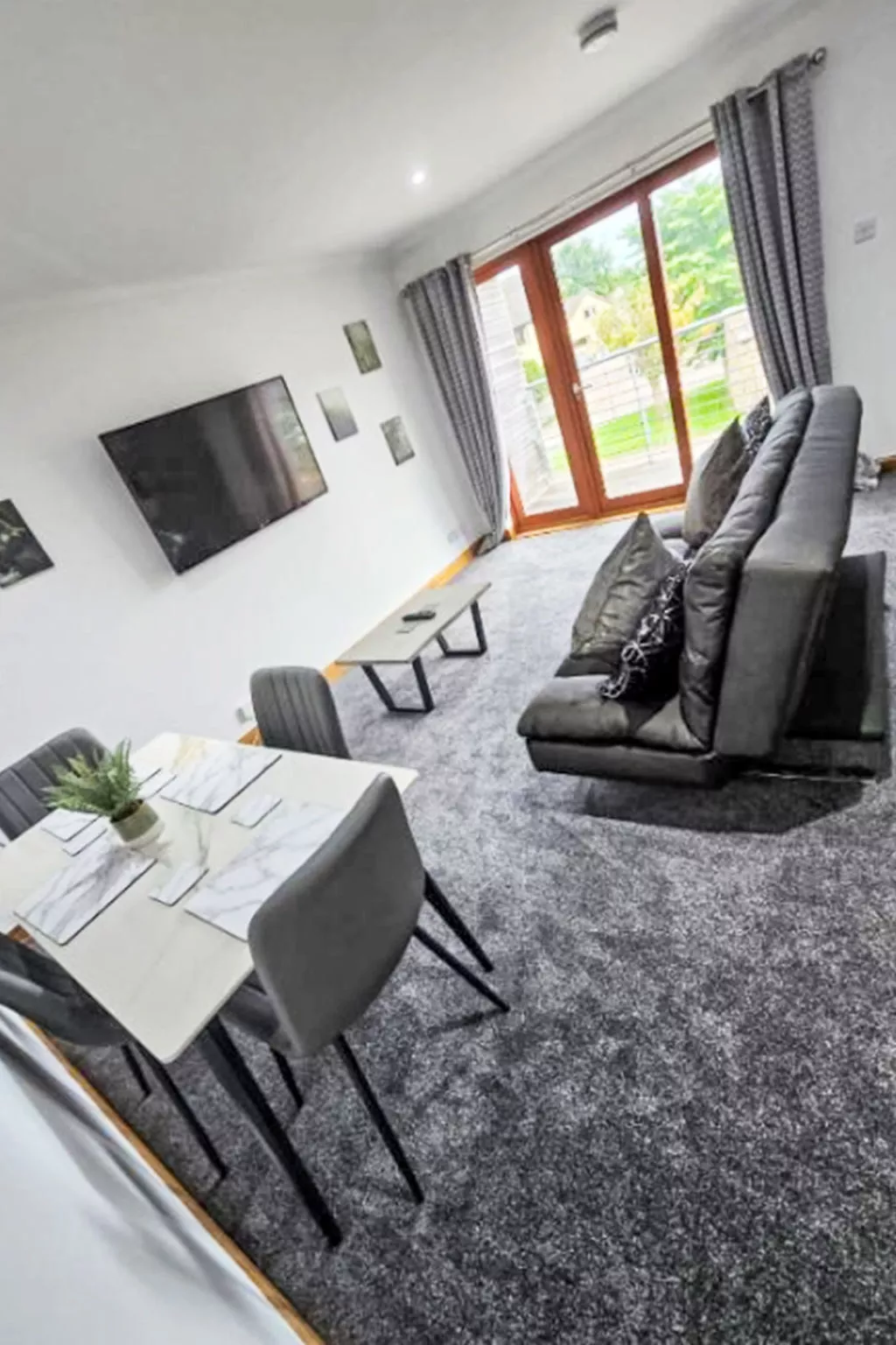 Forres View-Binnen