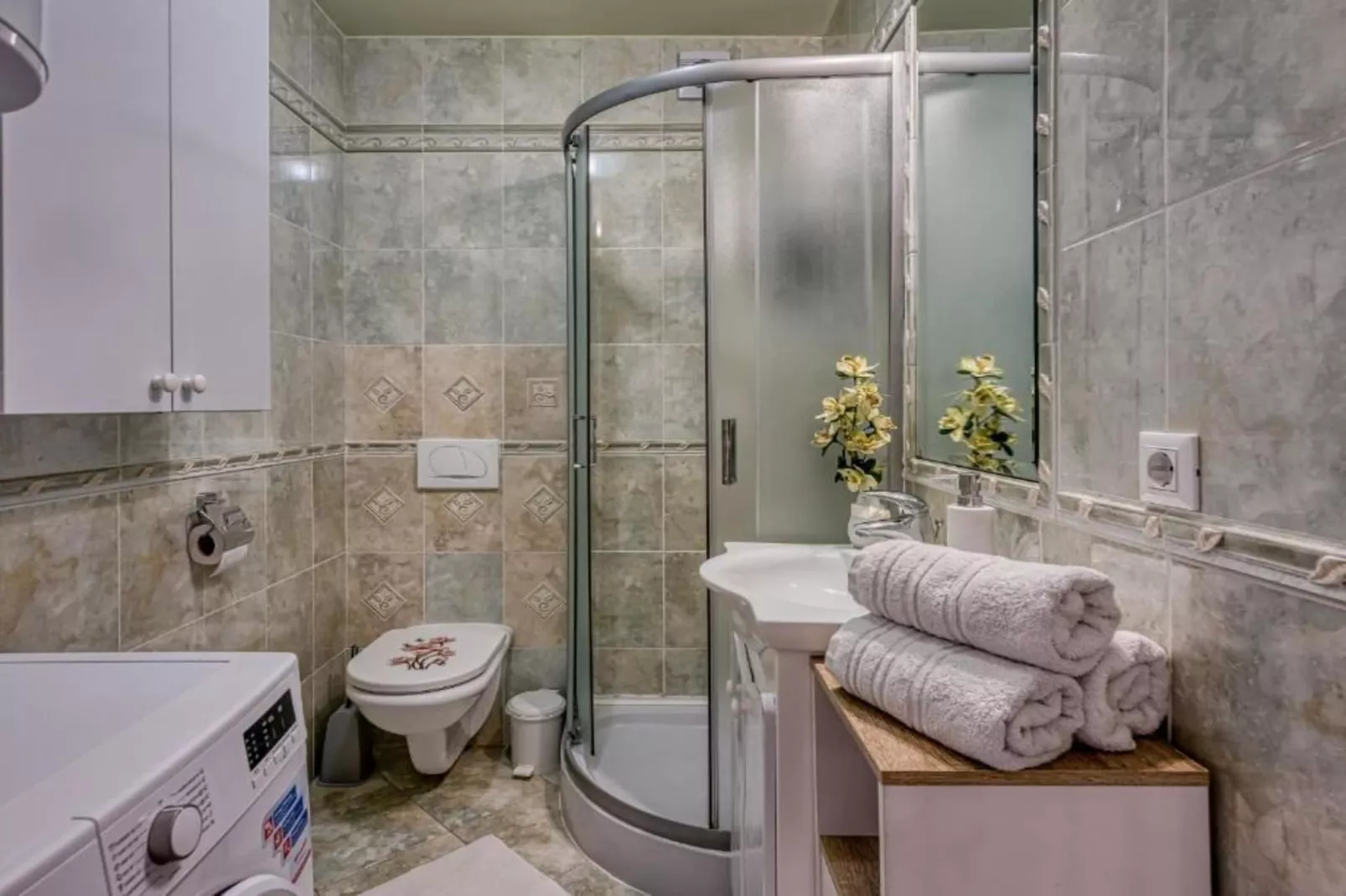Apartment Matej Tar - One Bedroom Apartment with Balcony-Badkamer