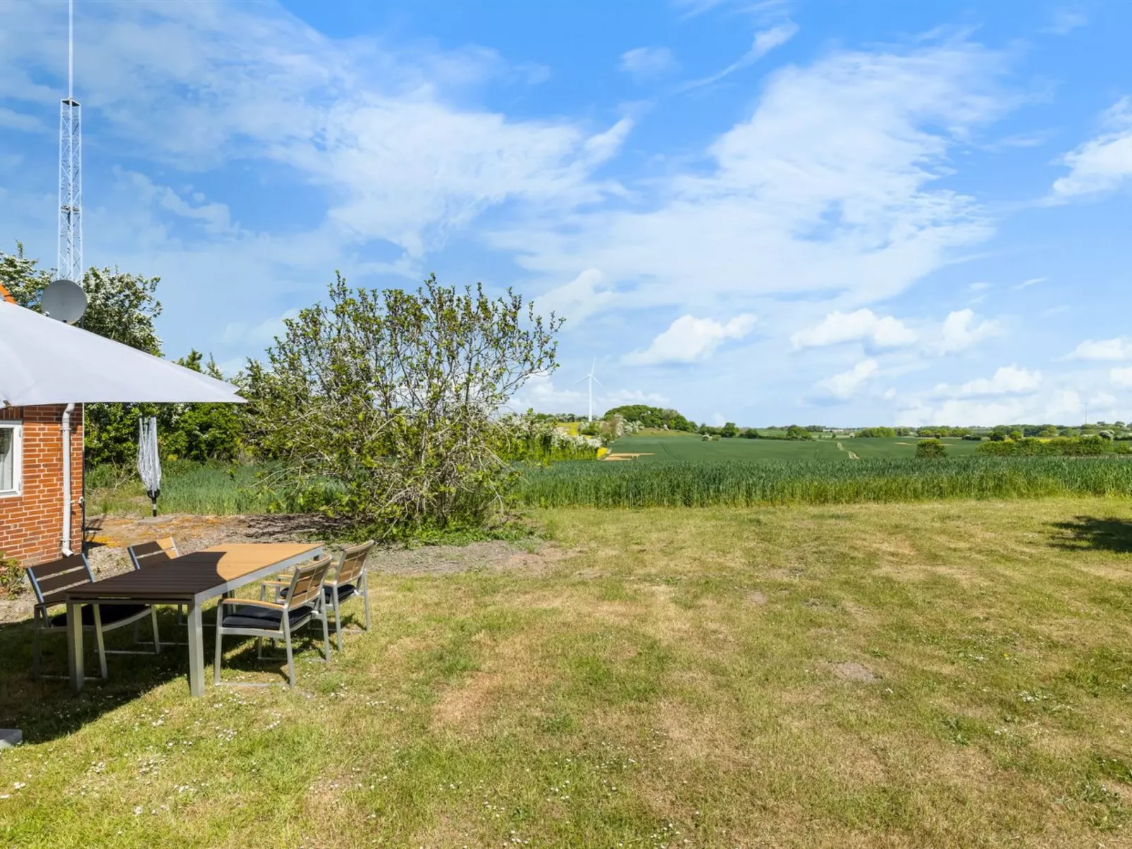 "Alisa" - 2.5km from the sea-Buiten