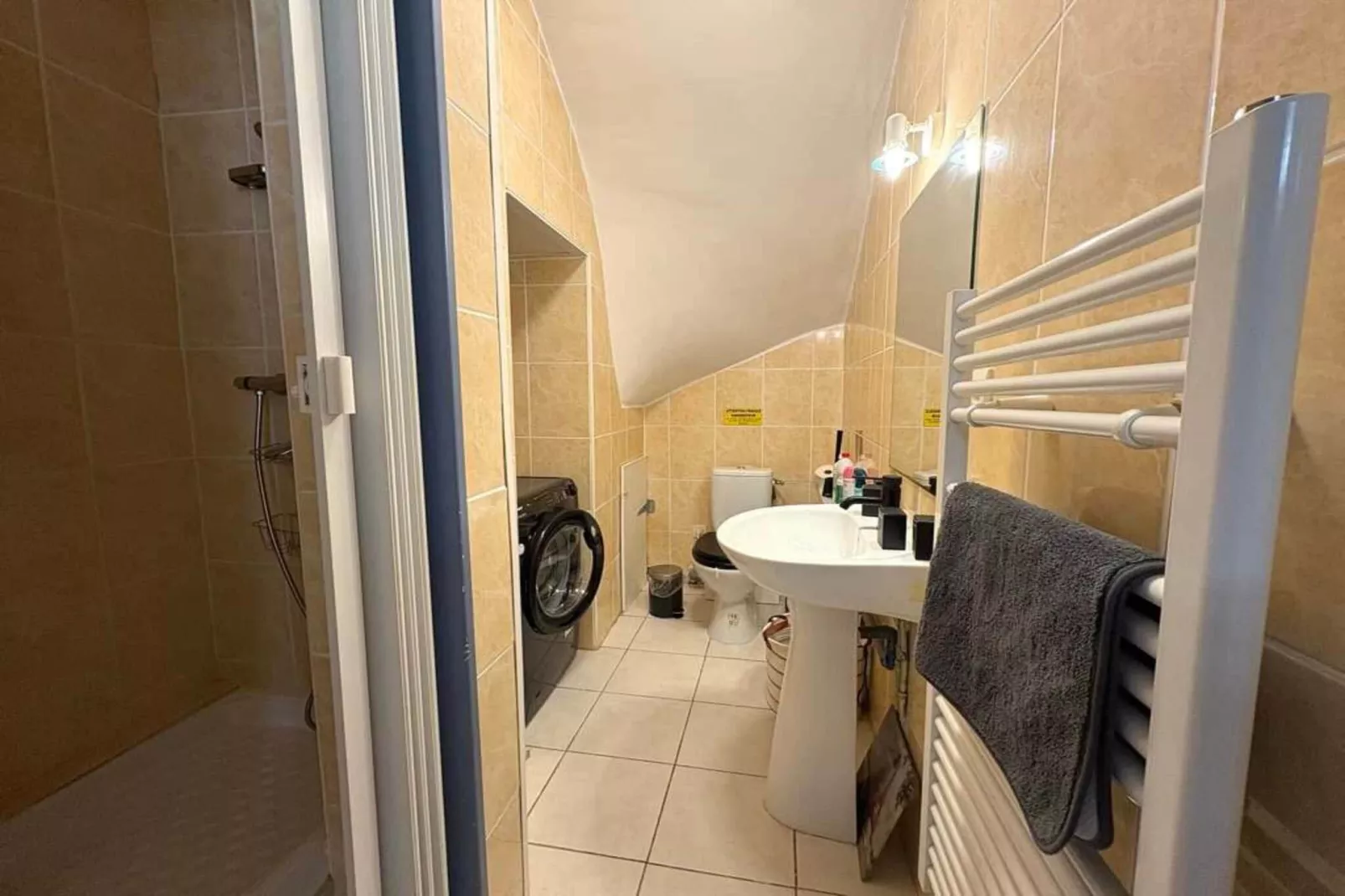 54 Charme et Confort-Badkamer