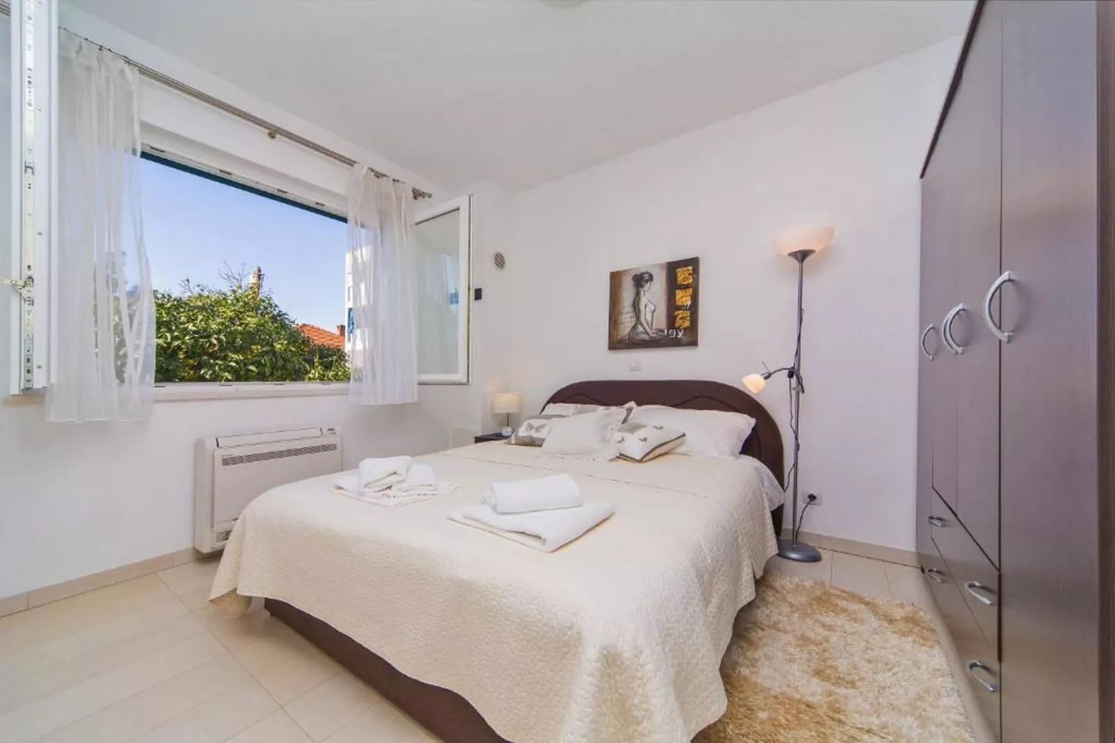 4B Apartments - Two Bedroom Apartment with Balcony A1-Slaapkamer