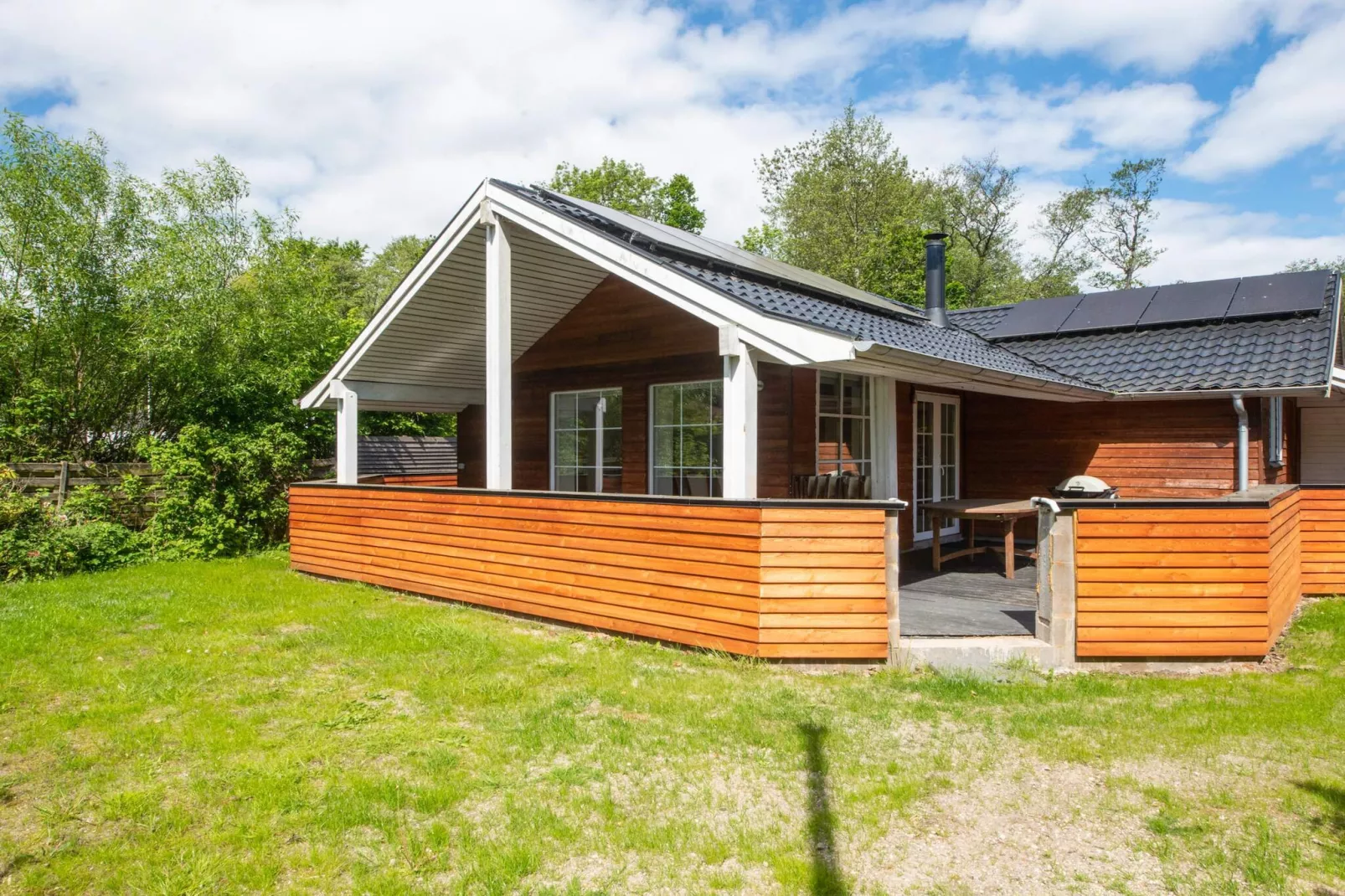 Betoverende Cottage met Whirlpool-By Traum-Uitzicht