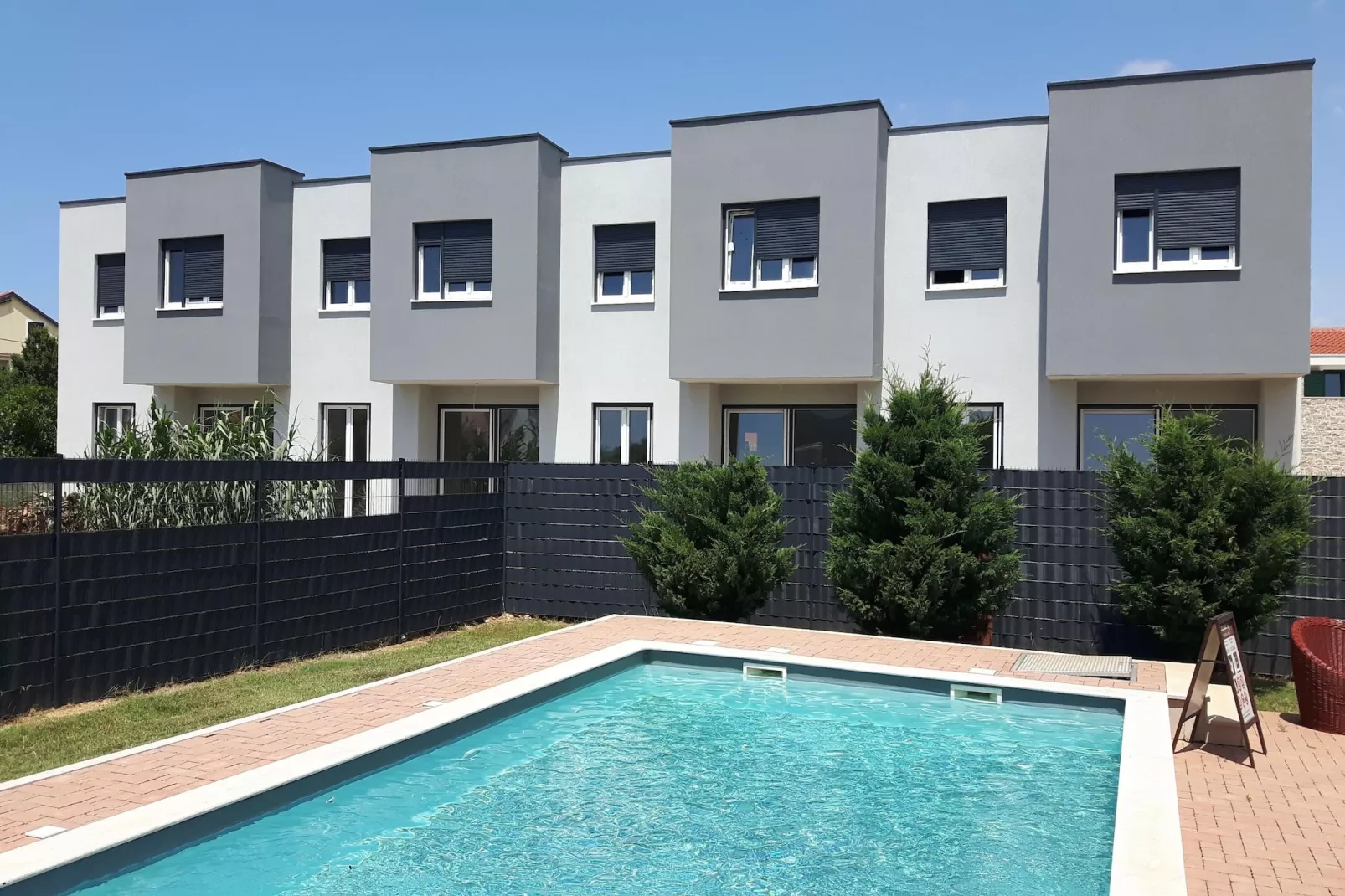 Appartement LUG 2 / 55qm AP10 / first floor-Buitenkant zomer