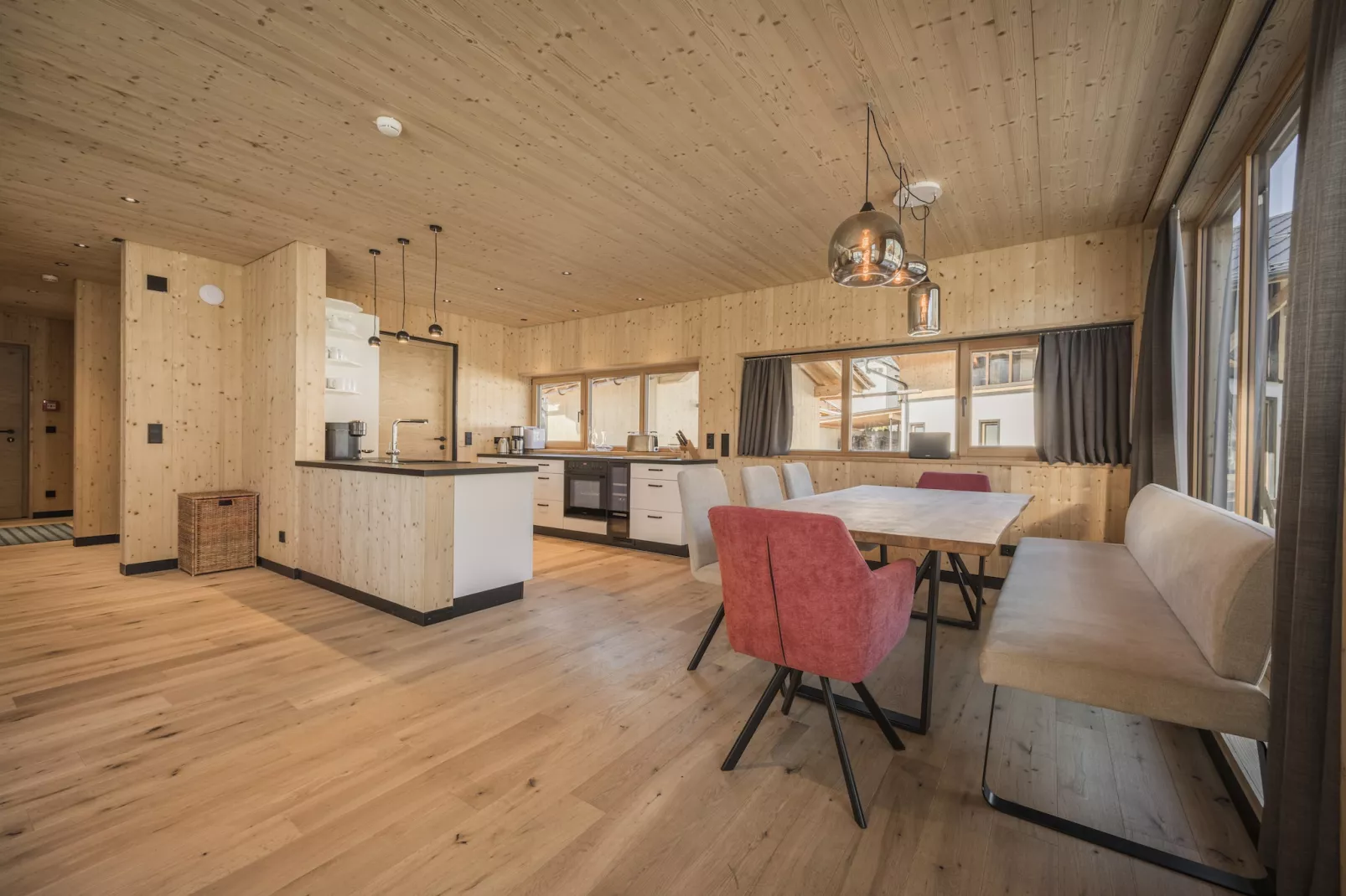 DEIN BICHLBACH Chalet groß-Eetkamer