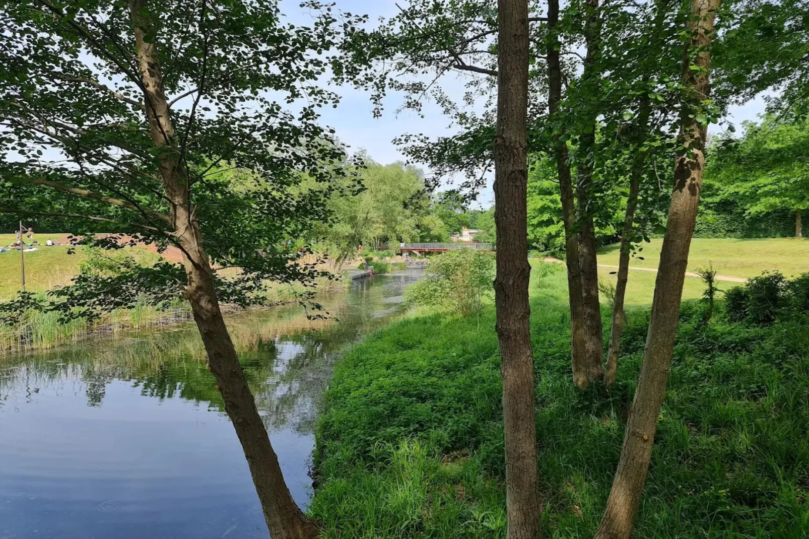 Reihenbungalow an einem Spreearm-Gebieden zomer 5km