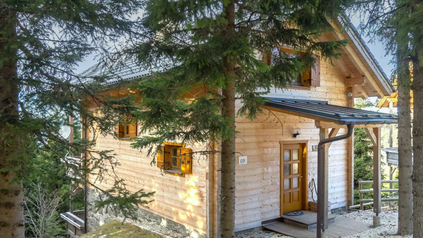 Chalet Bergoase-Buitenkant zomer
