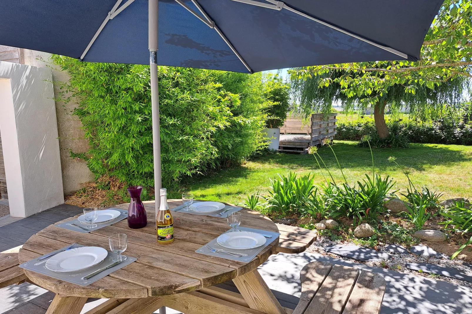 Ferienhaus in unmittelbarer Strandnähe Cléder-Terrasbalkon