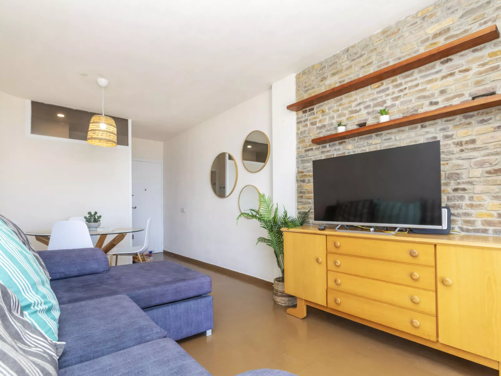 Paradise beach-Binnen