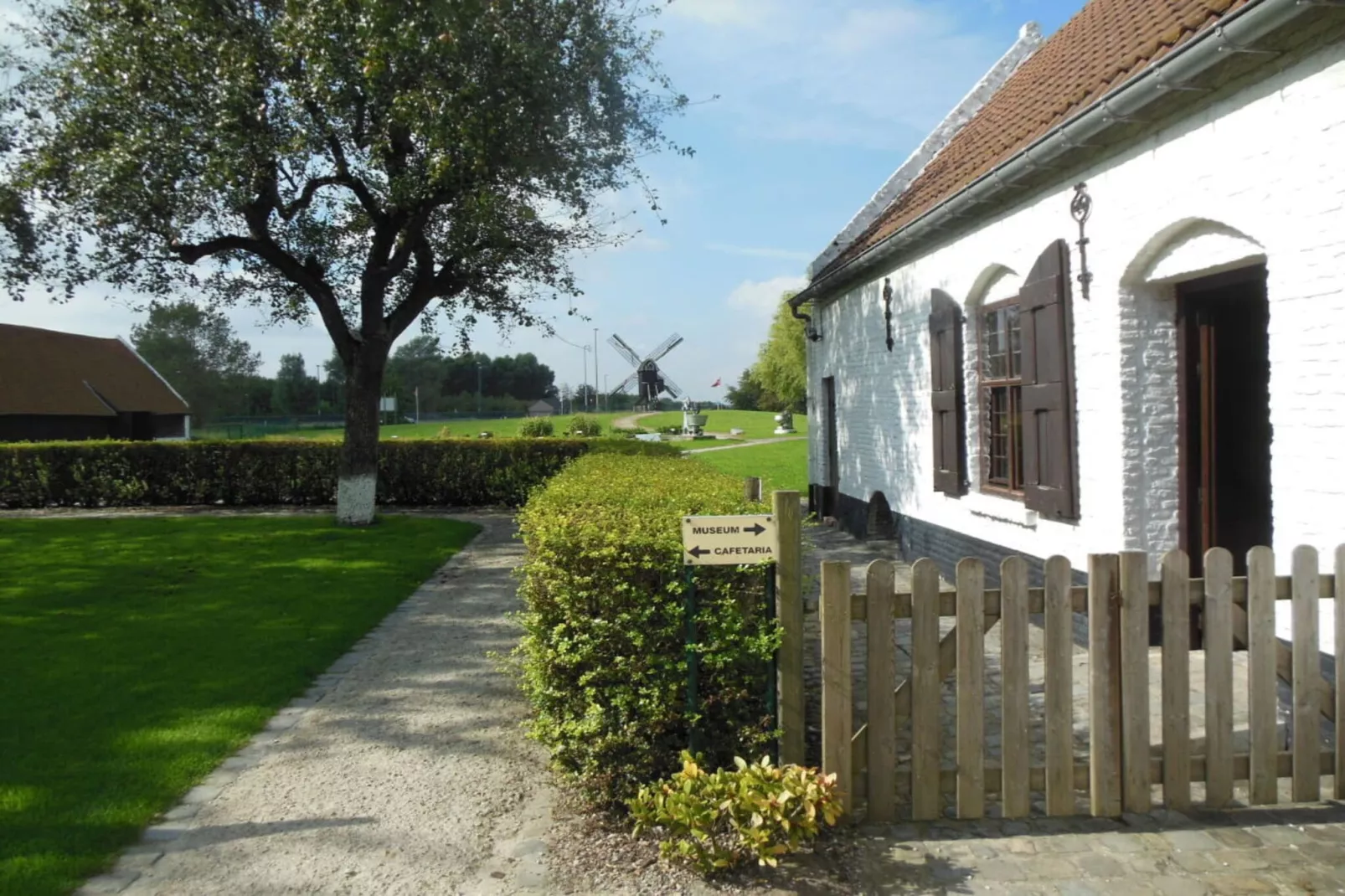 3792-Buitenkant zomer