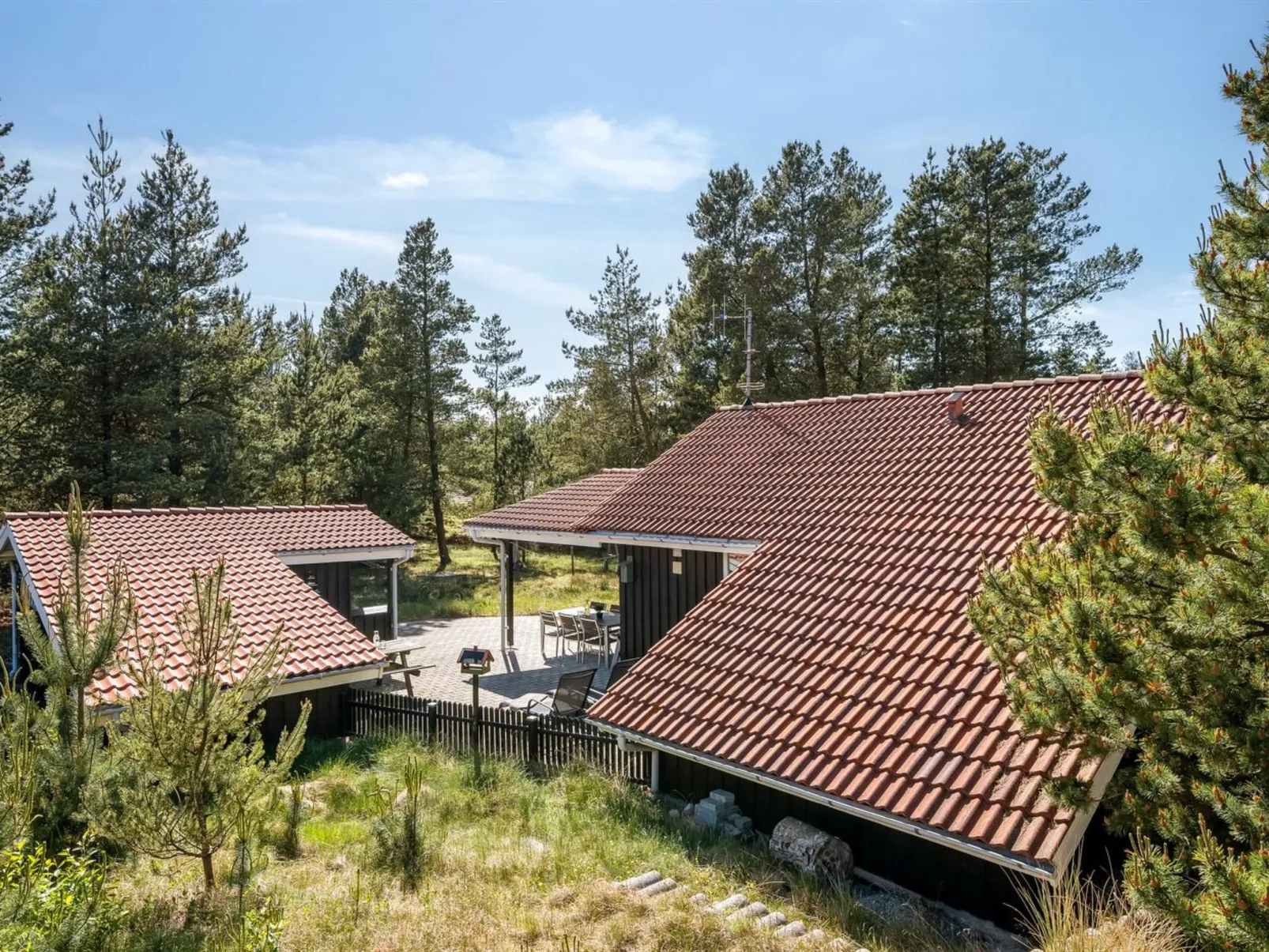 "Augustine" - 1.6km from the sea-Buiten