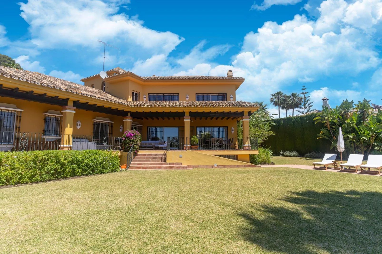 Casa Amarilla-Buitenkant zomer
