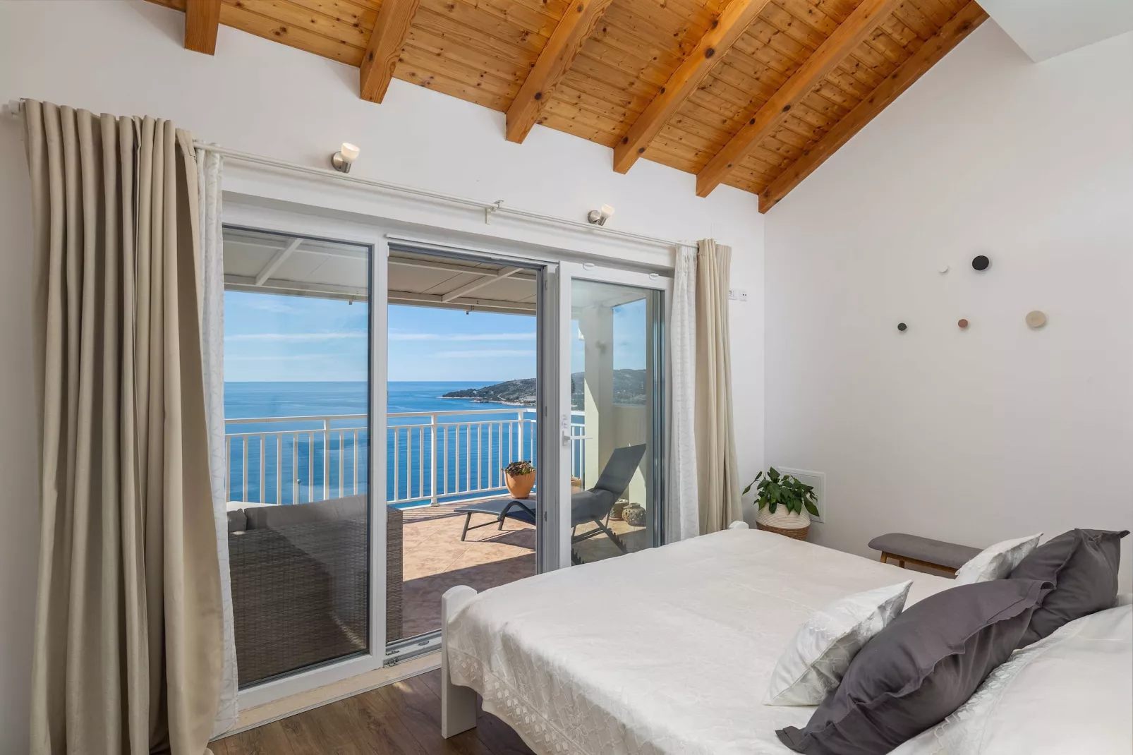 Apartment M&K - Two Bedroom Apartment with Balcony and Sea View-Slaapkamer