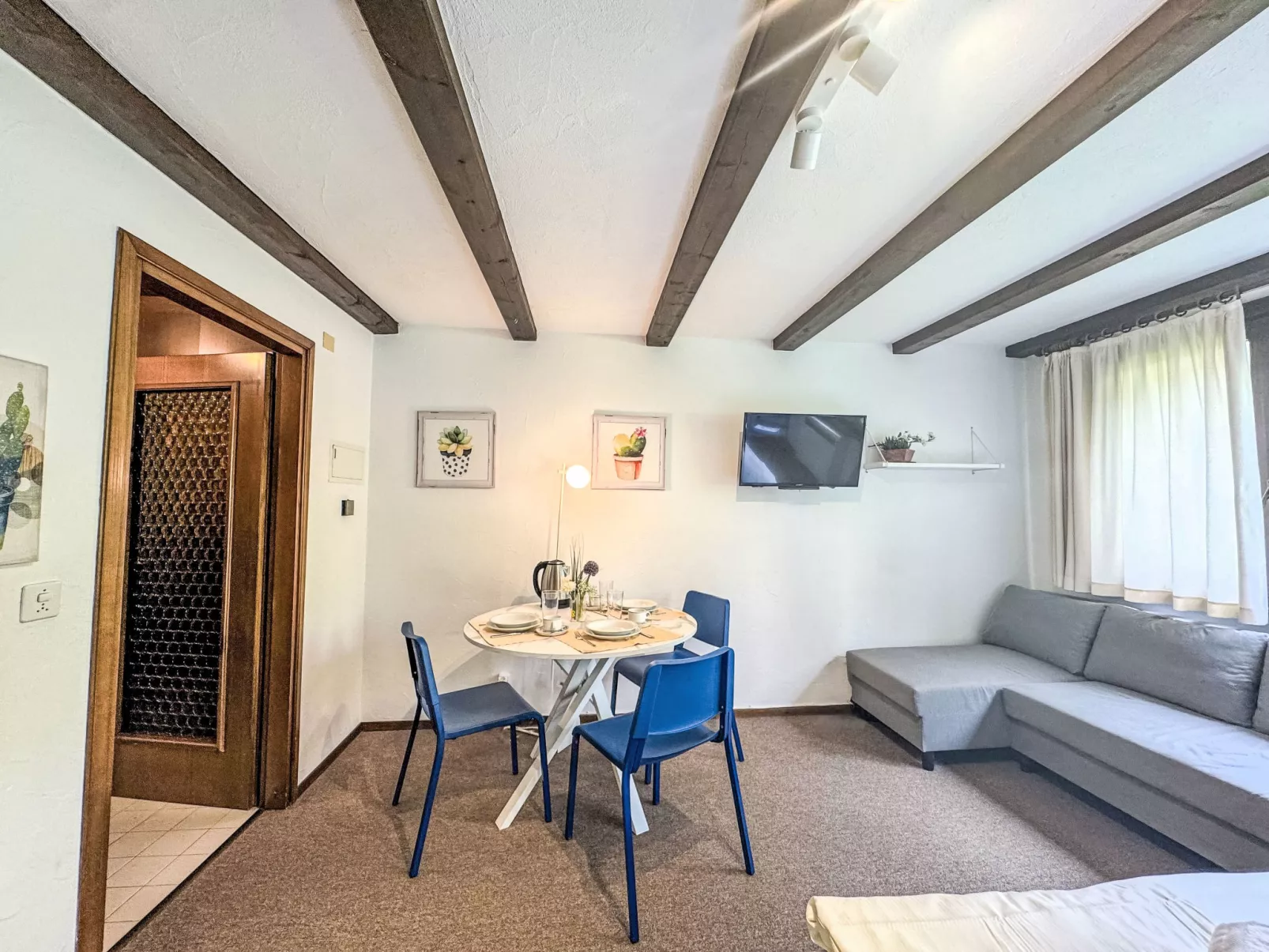 Apt. 33-1-Binnen