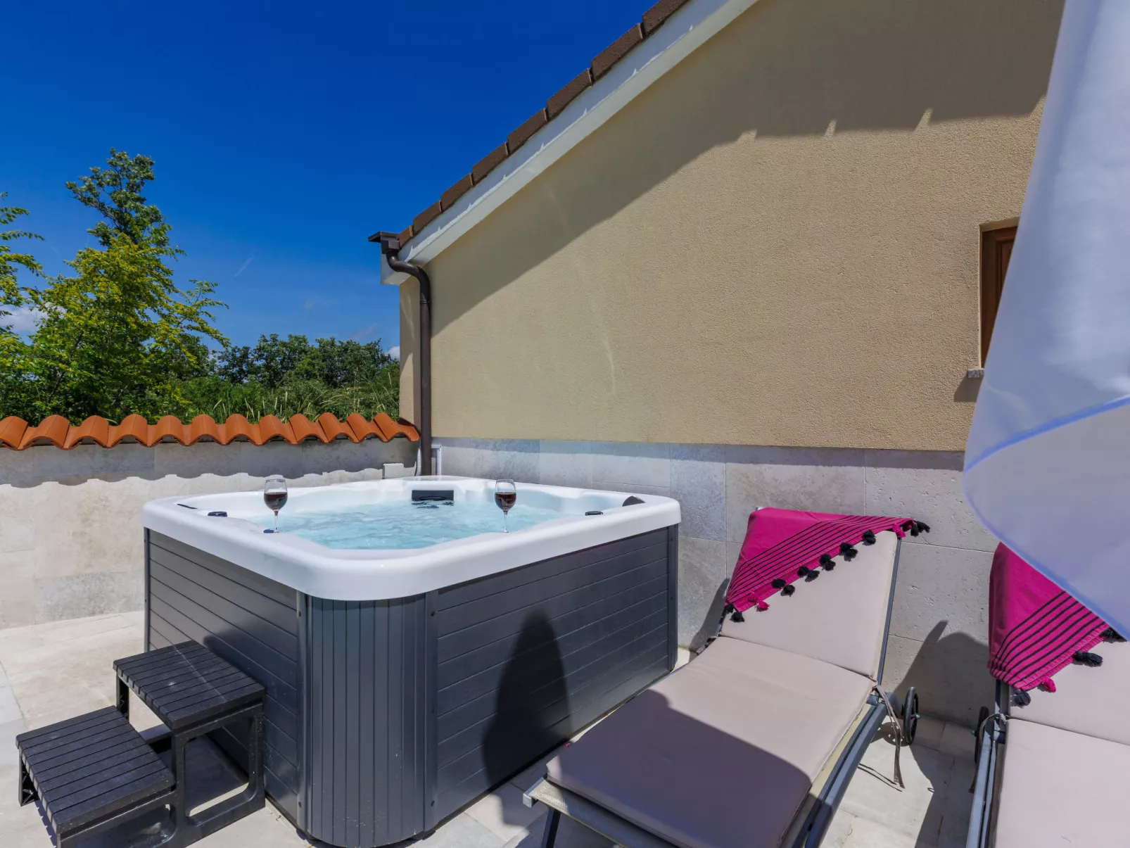 Casa Manera-Buiten