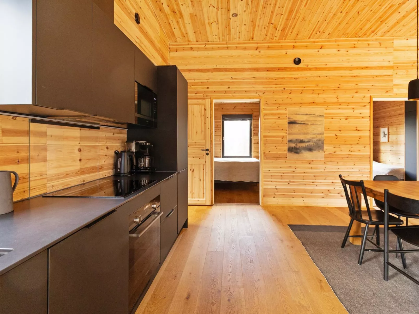 Sallan kuukkeli-Binnen