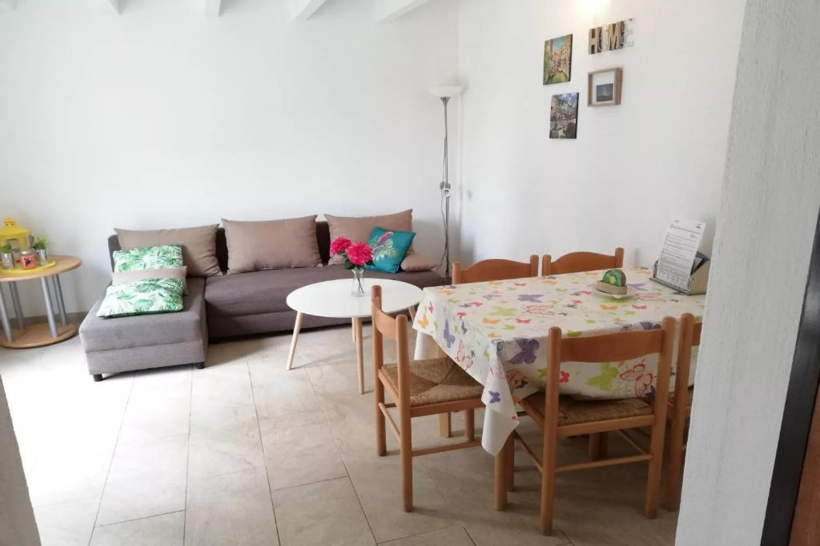Lumbarda Resort Apartments - Comfort Two-Bedroom Apartment D7-Woonkamer