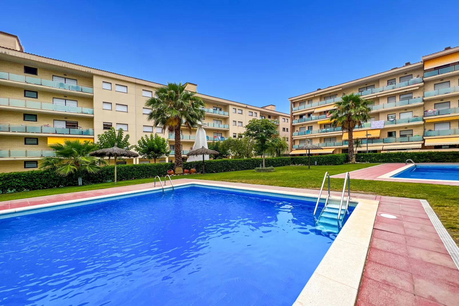 Vivalidays Elia - Fenals - LLoret de Mar-Zwembad