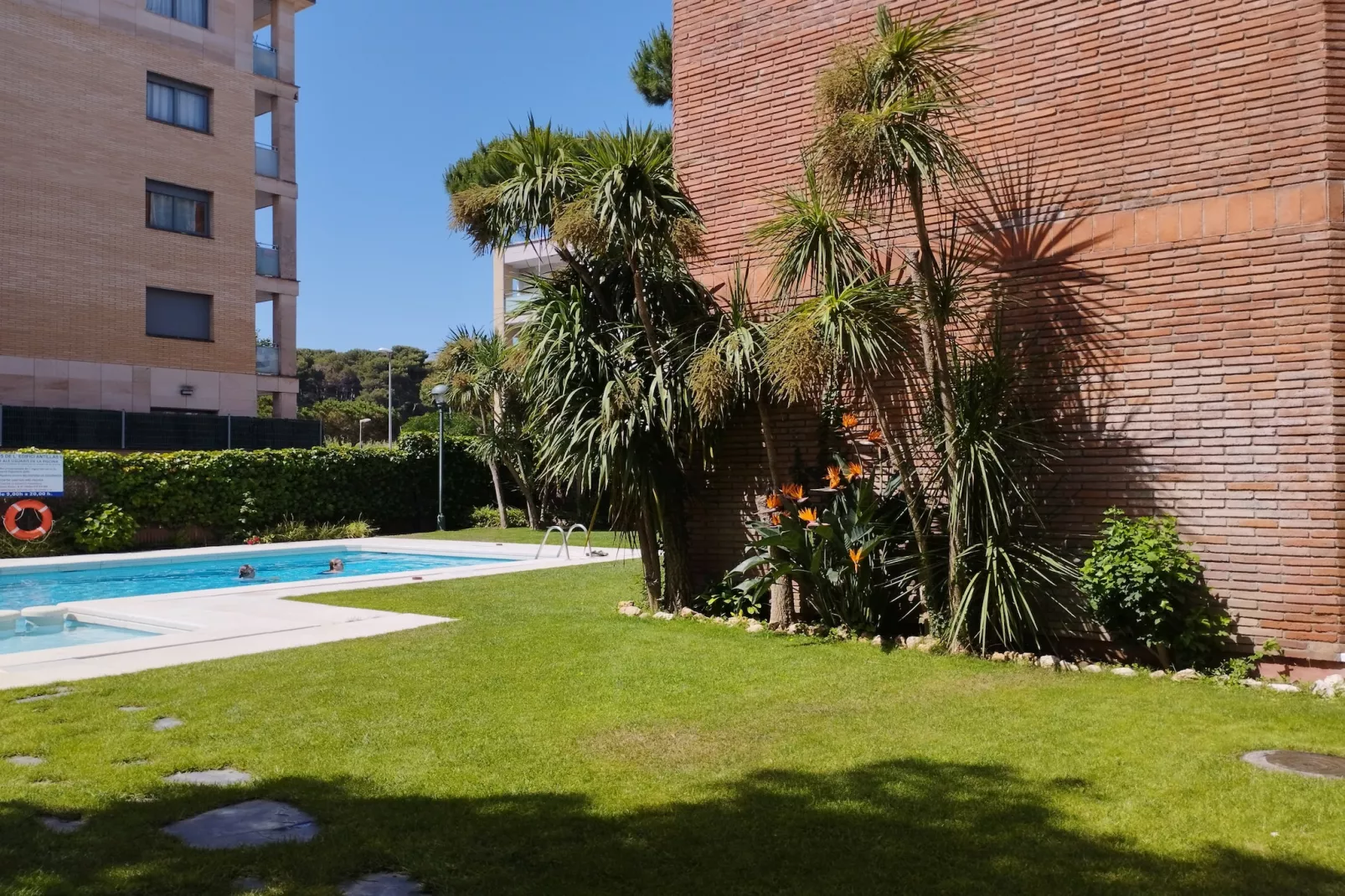 Vivalidays Lara - Fenals - LLoret de Mar-Zwembad