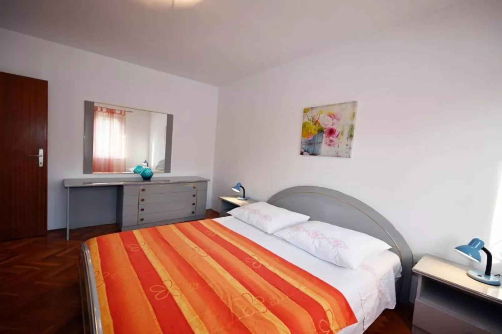 Apartments Mihovilović - 50 m from beach - Two Bedroom Apartment with Balcony and Sea View (A2)-Slaapkamer