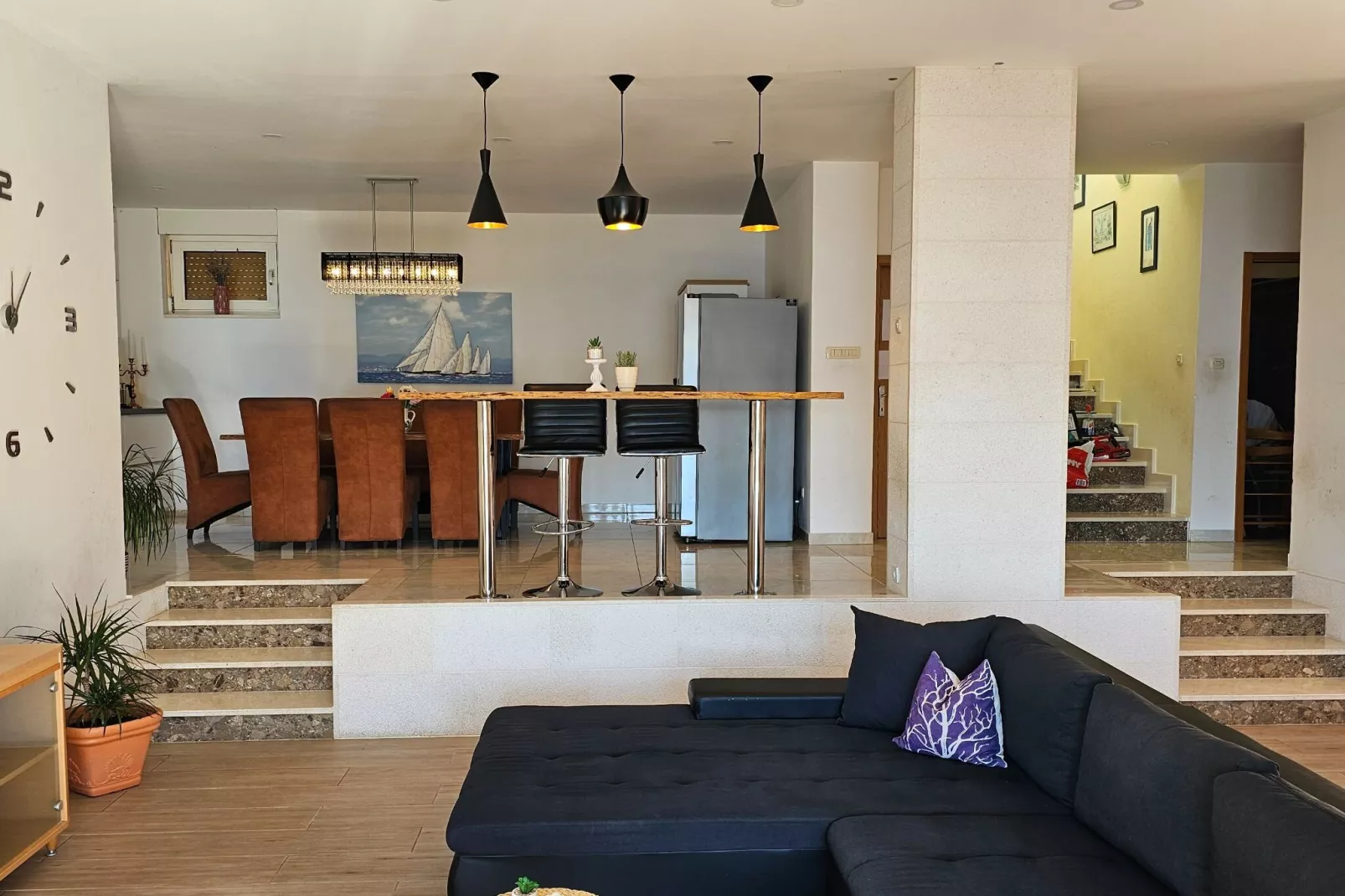 Holiday Home Sunrise - Three Bedroom Holiday Home-Woonkamer