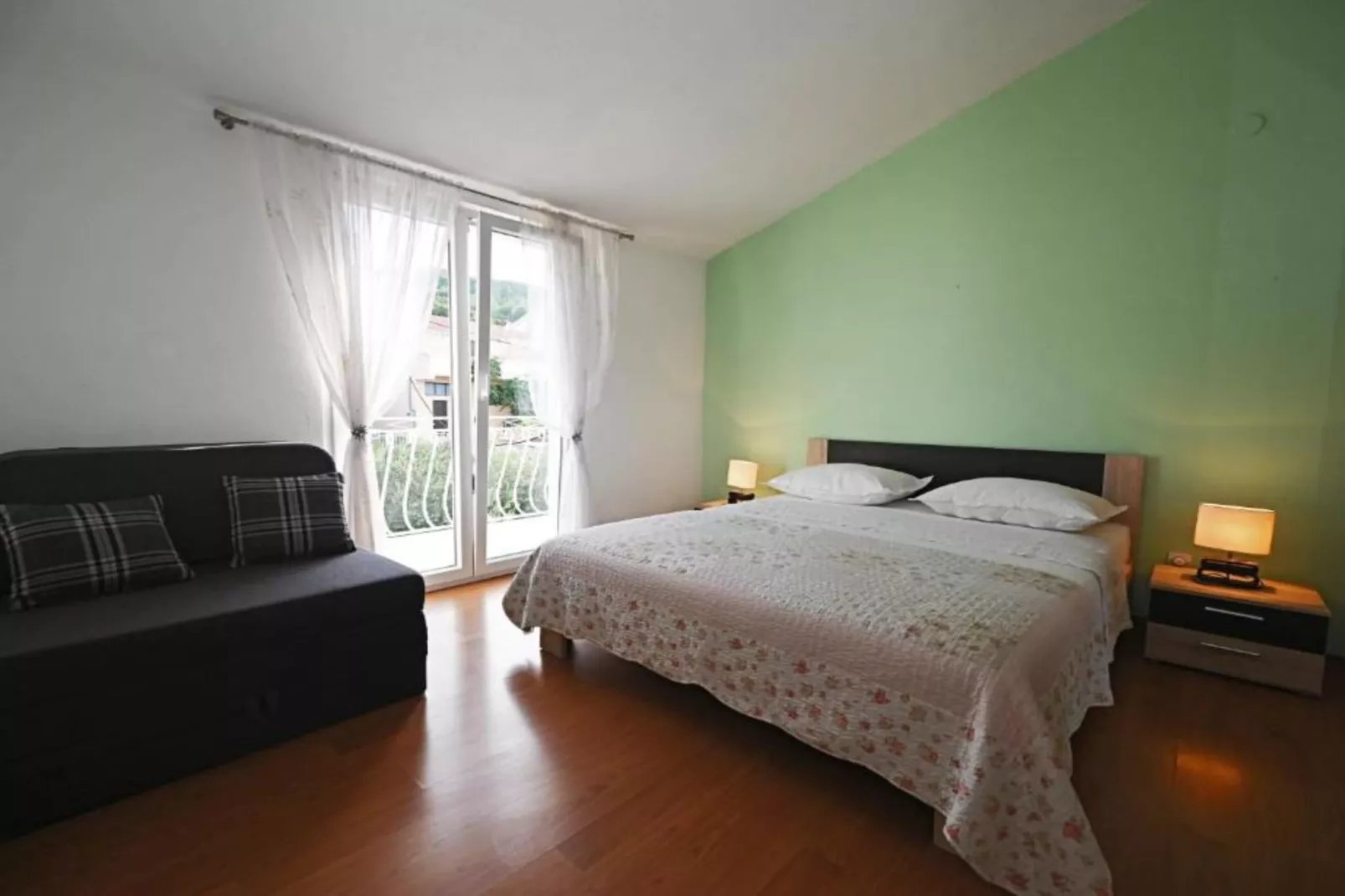 Apartments Mihovilović - 50 m from beach - Superior Two Bedroom Apartment with Balcony and Sea View (A3)-Slaapkamer