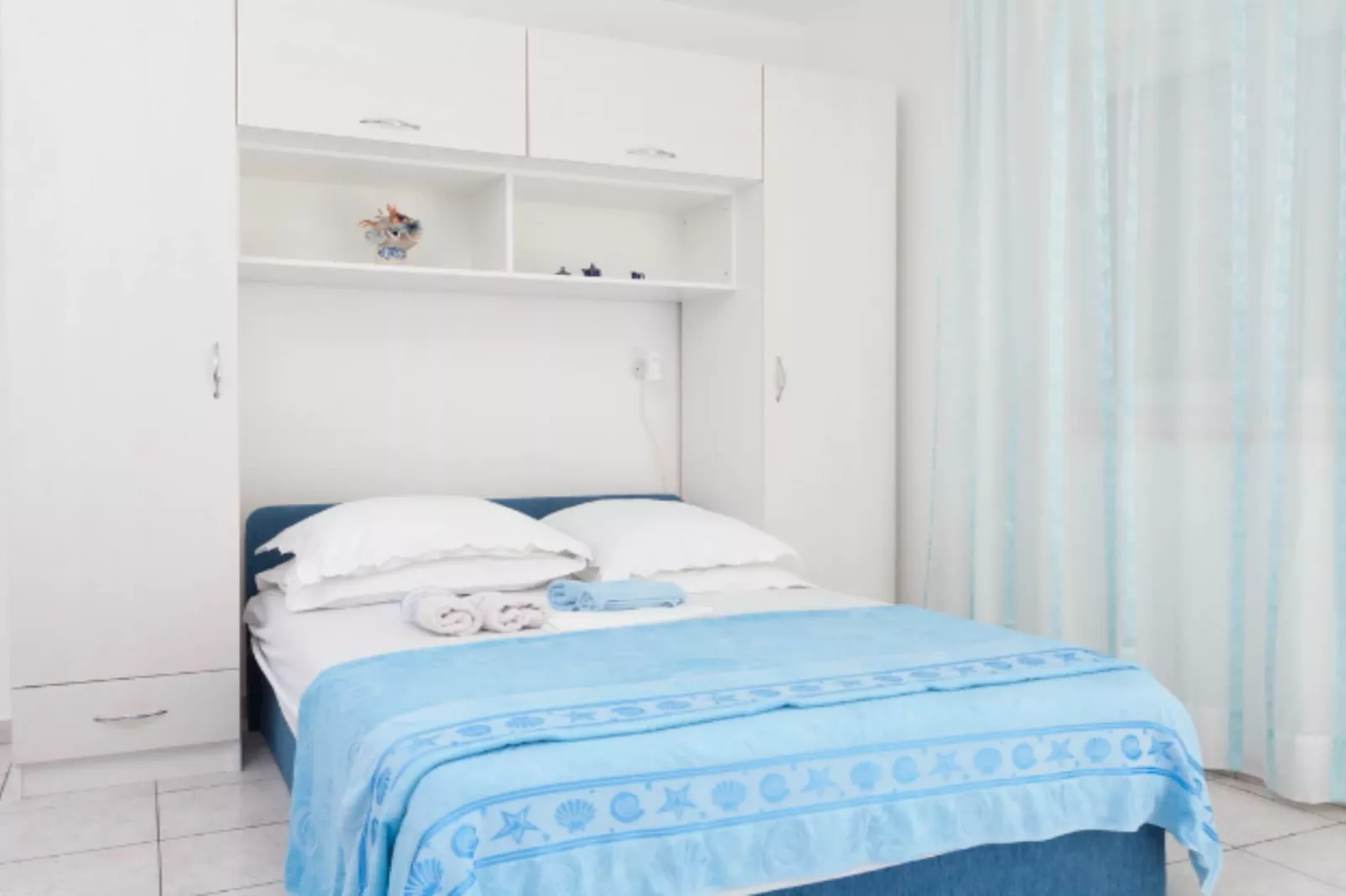 Apartments Lili - Two Bedroom Apartment with Balcony-Slaapkamer