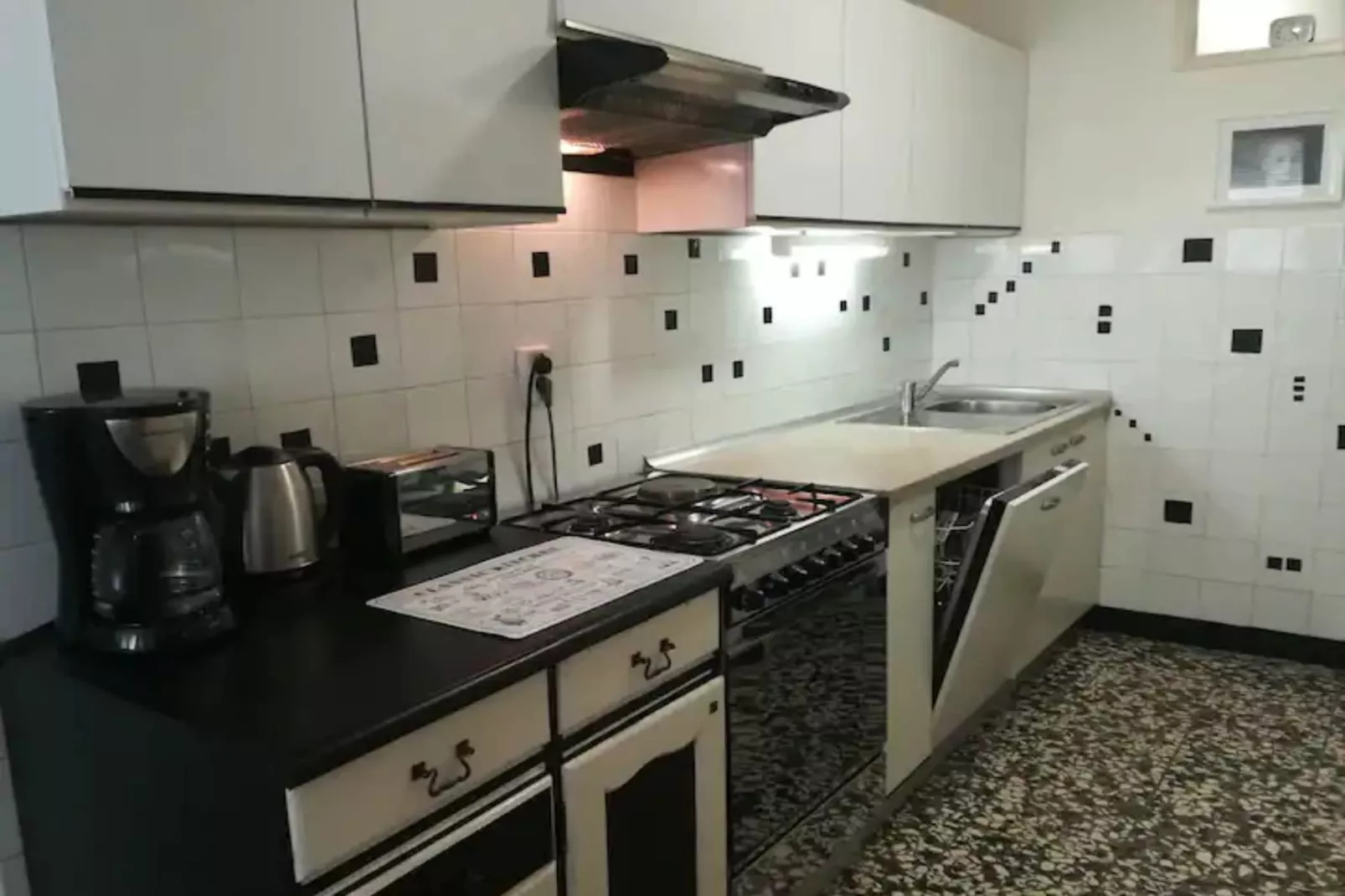 Friendly Well Located Family Apartment - One bedroom apartment-Keuken