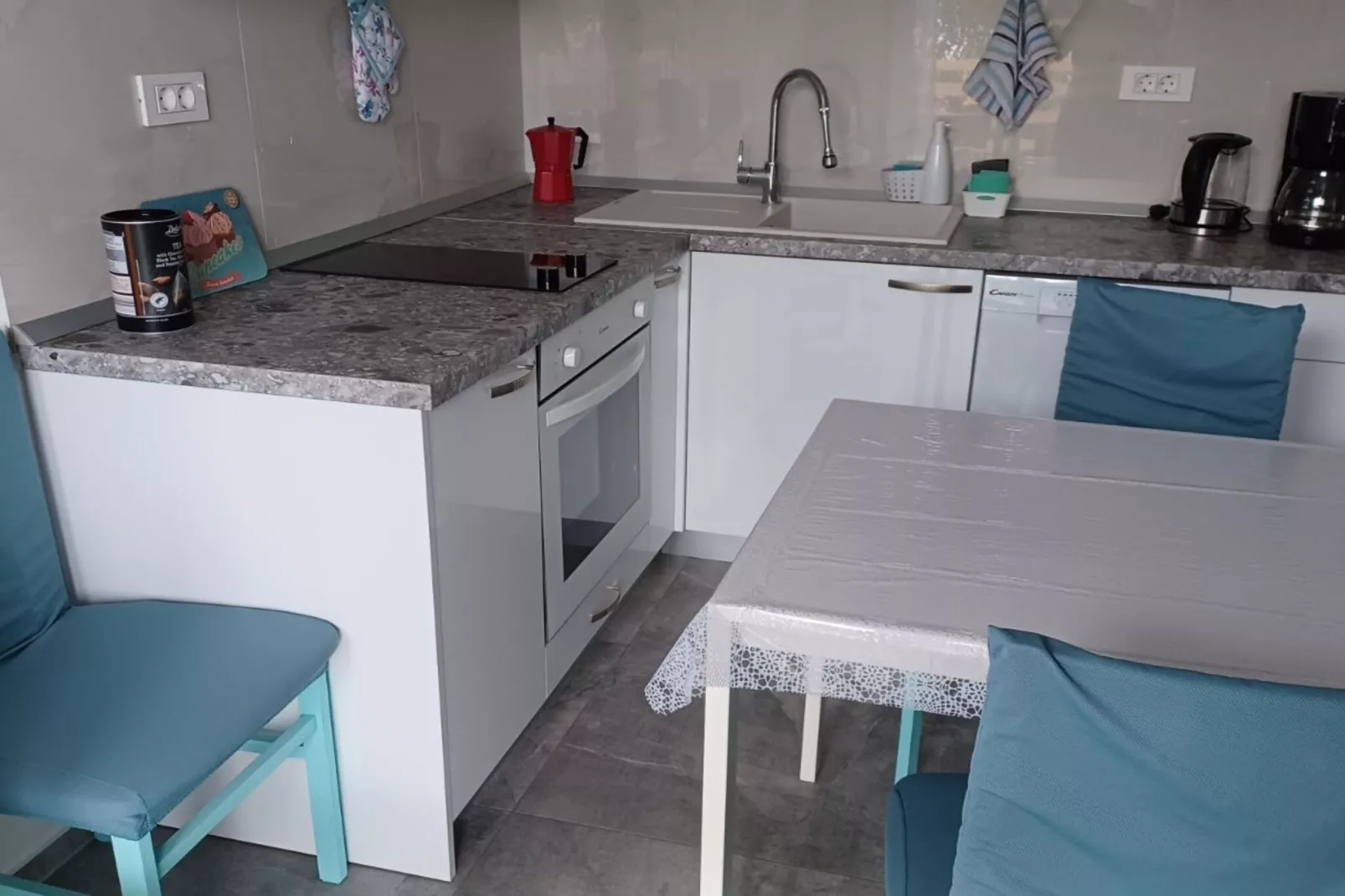 FreeMe Apartment - One Bedroom Apartment with Balcony and Sea View-Keuken