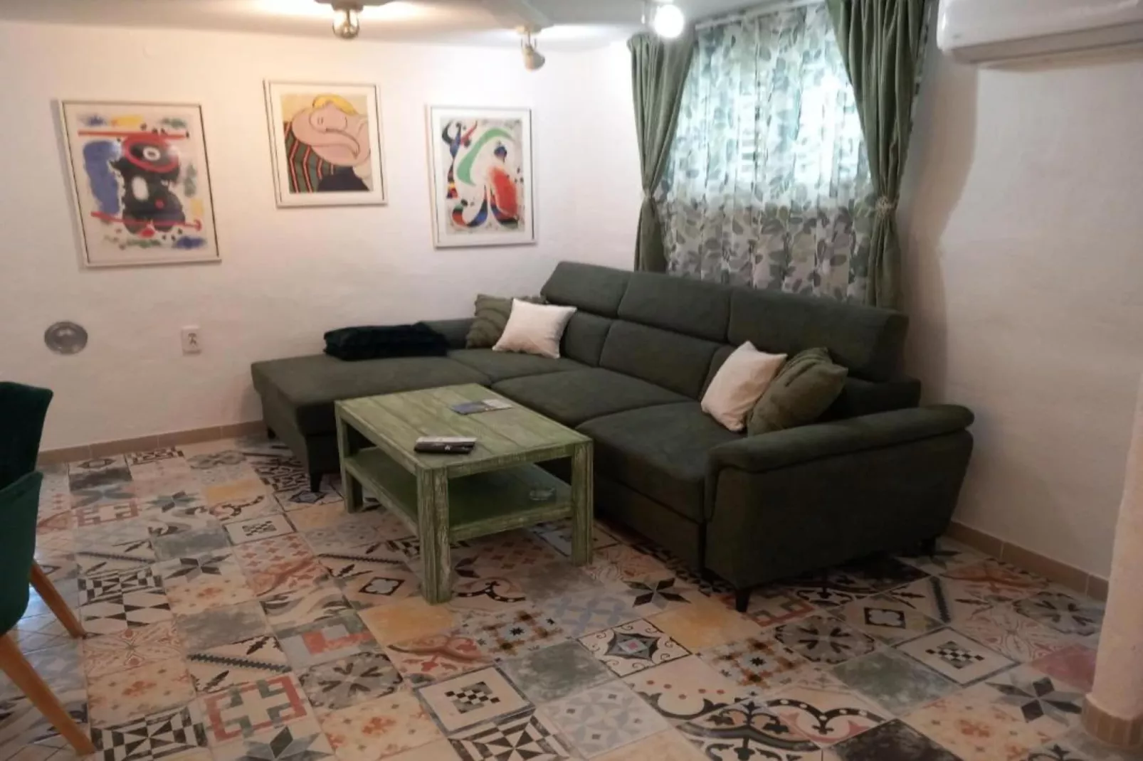 Guest House Green Corner Palit - One Bedroom Apartment-Woonkamer