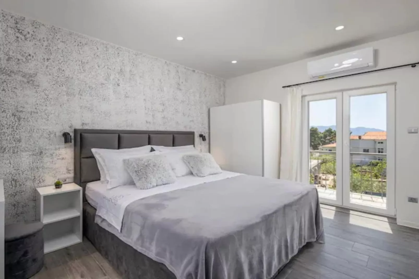 Villa Stipea - Four Bedroom Villa with Swimming Pool