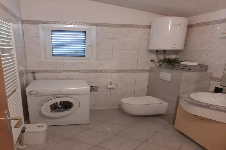 Apartments Marko- Superior Two Bedroom Apartment with Terrace and Sea View (A4+2)-Badkamer