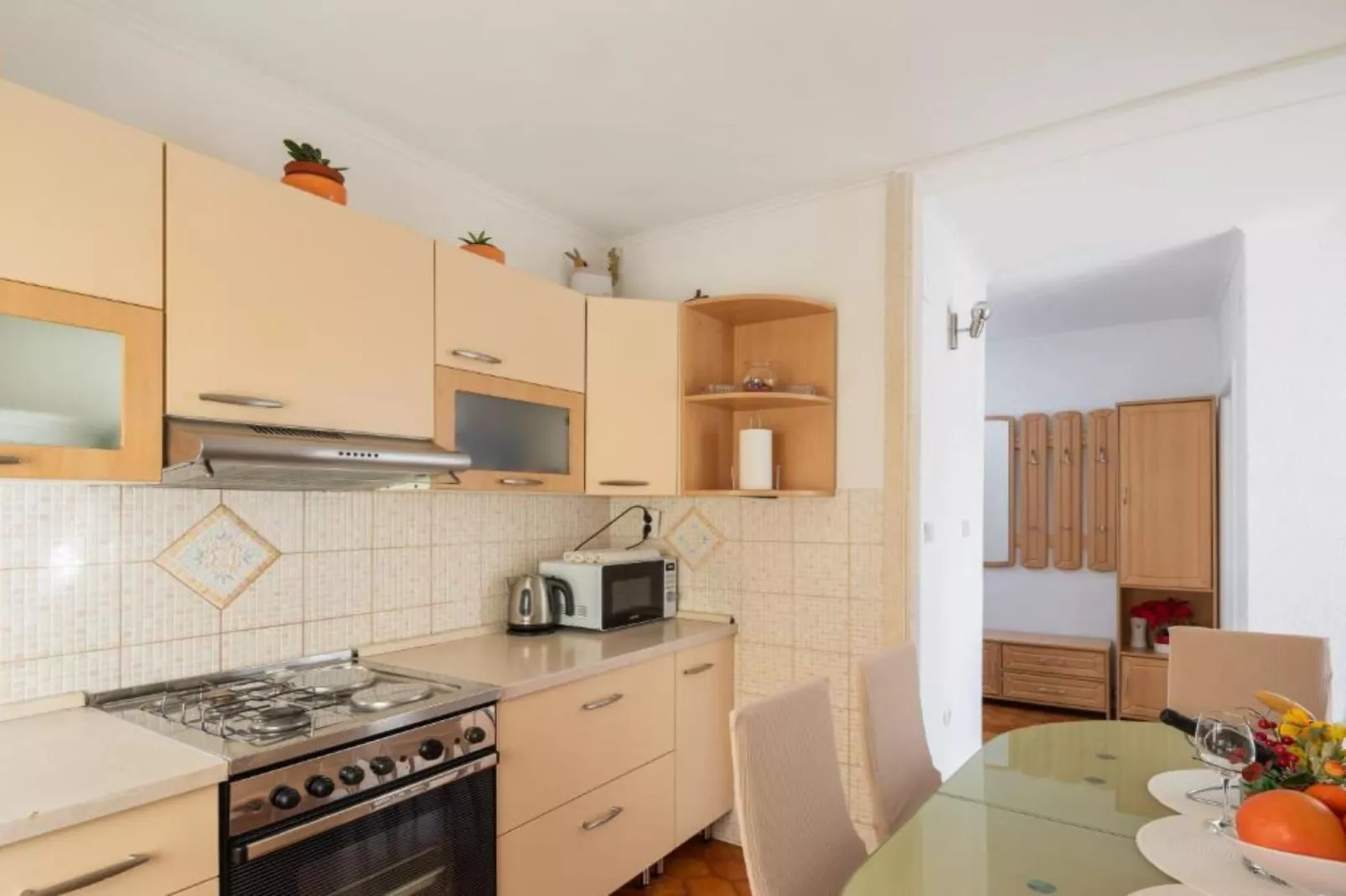 Omis River & Sea Escape - One Bedroom Apartment with Balcony and Sea View-Keuken