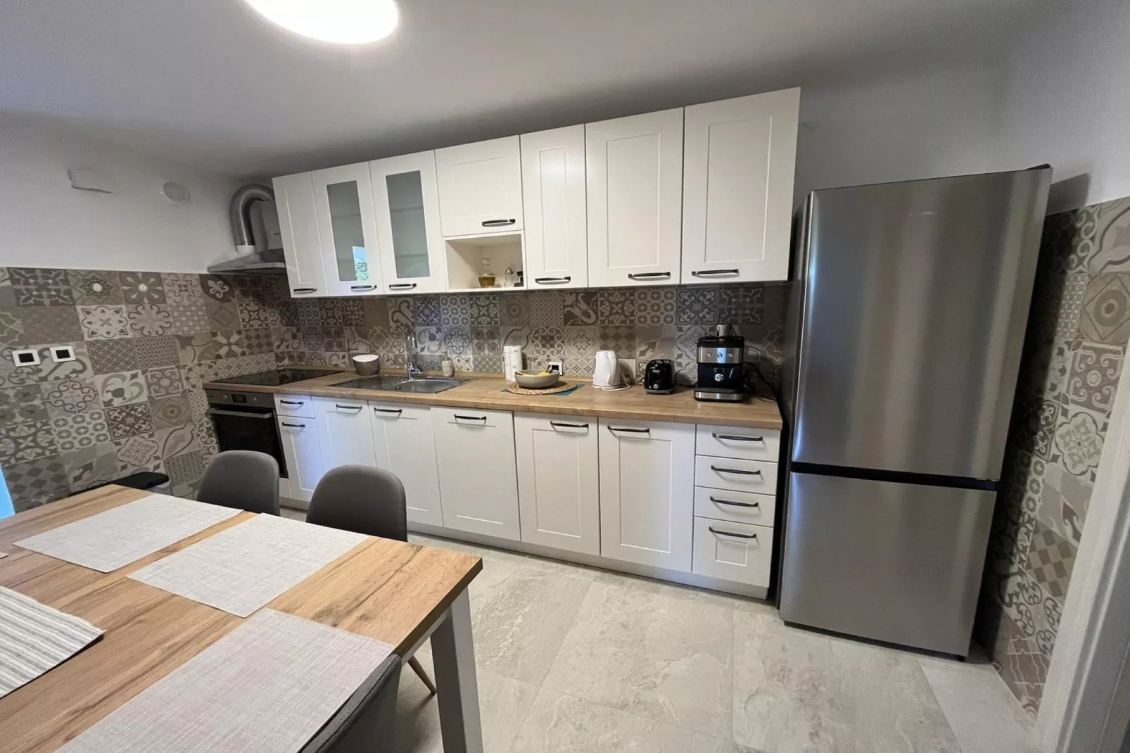 Elegant Lovran Apartment with Garden - Two Bedroom Apartment-Keuken