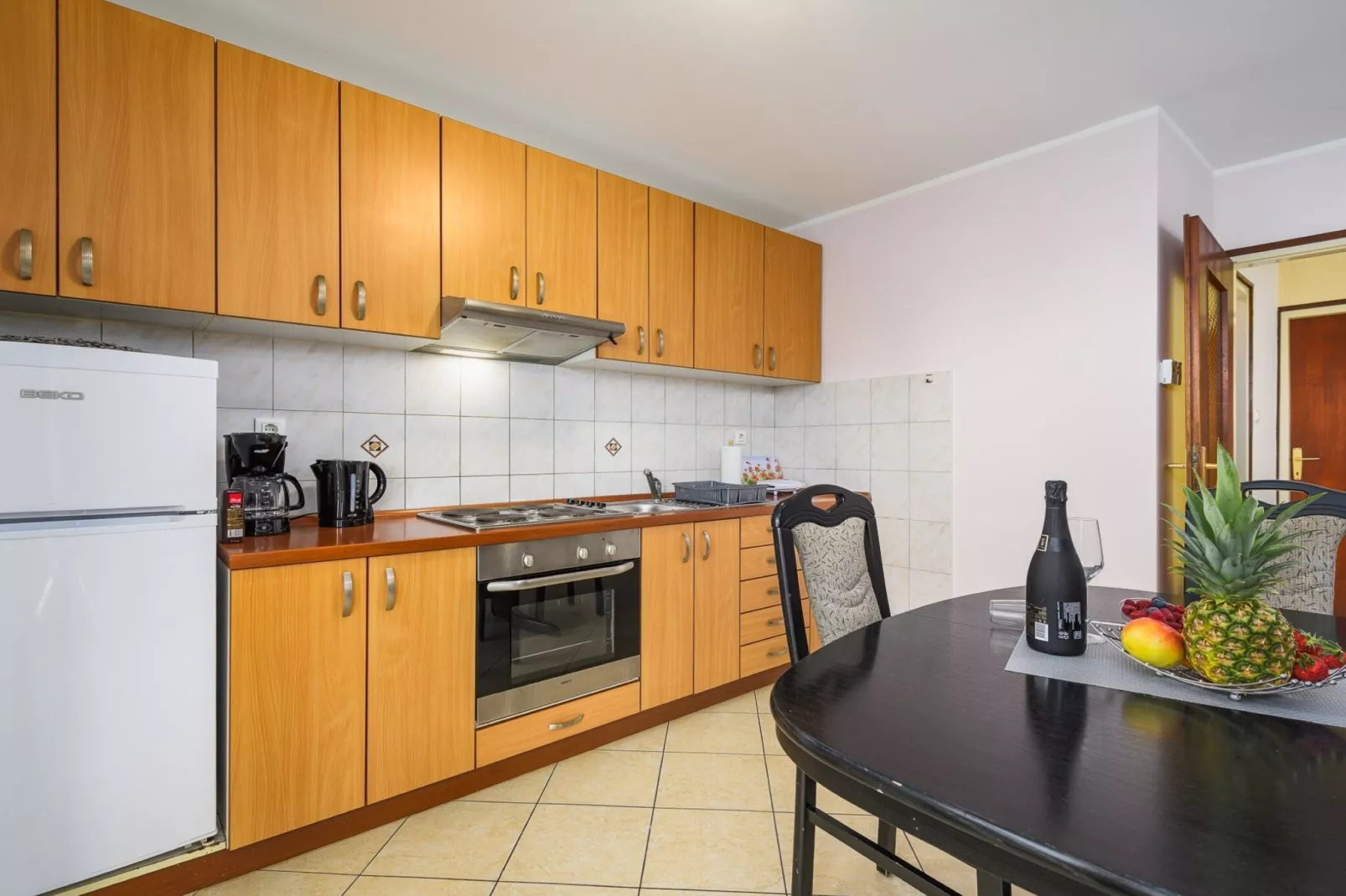 Charming Lovran Apartments with Wonderful Sea View - Two Bedroom Apartment-Keuken