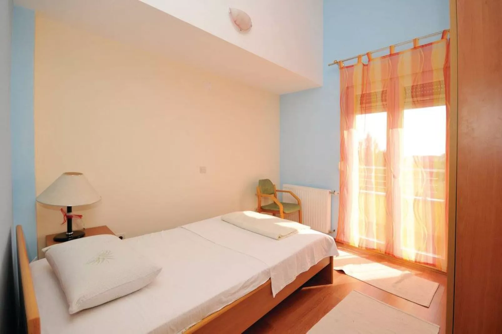 Chic and Stylish Kastel Novi Apartment with Pool - Five Bedroom Apartment With Pool-Slaapkamer
